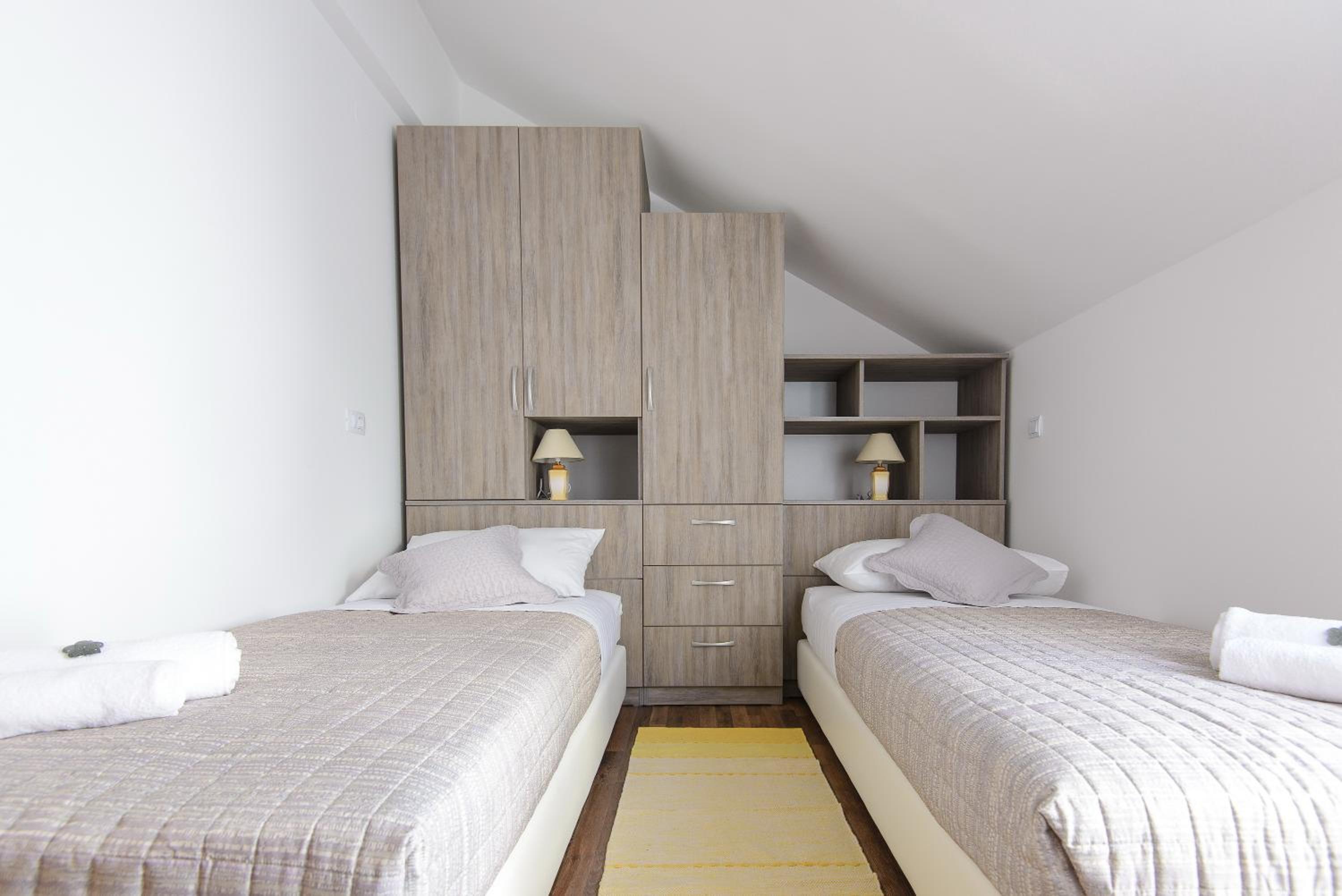 Apartment Violeta 2 with parking