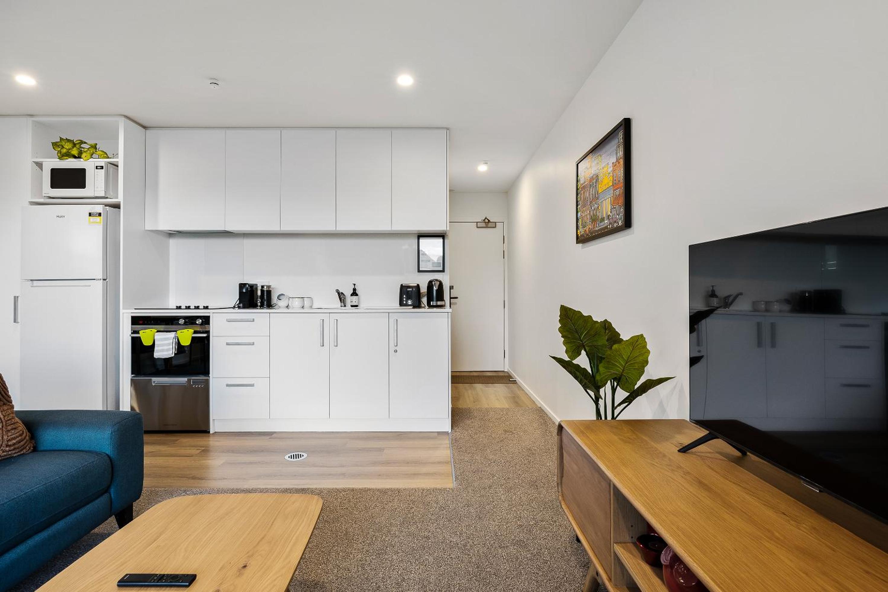 City Escape 1BR Apartment with Free Carpark view 4