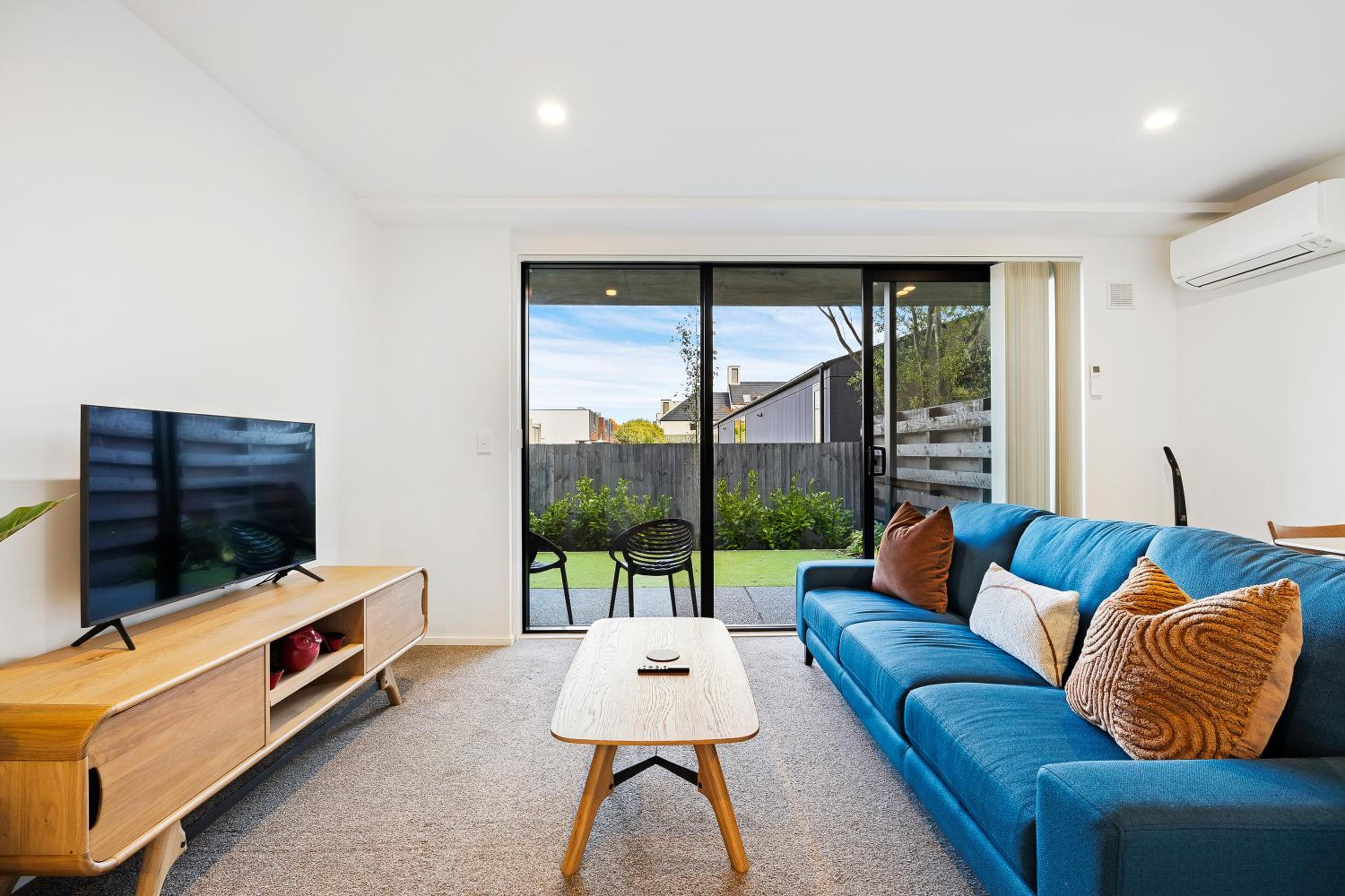 City Escape 1BR Apartment with Free Carpark view 5