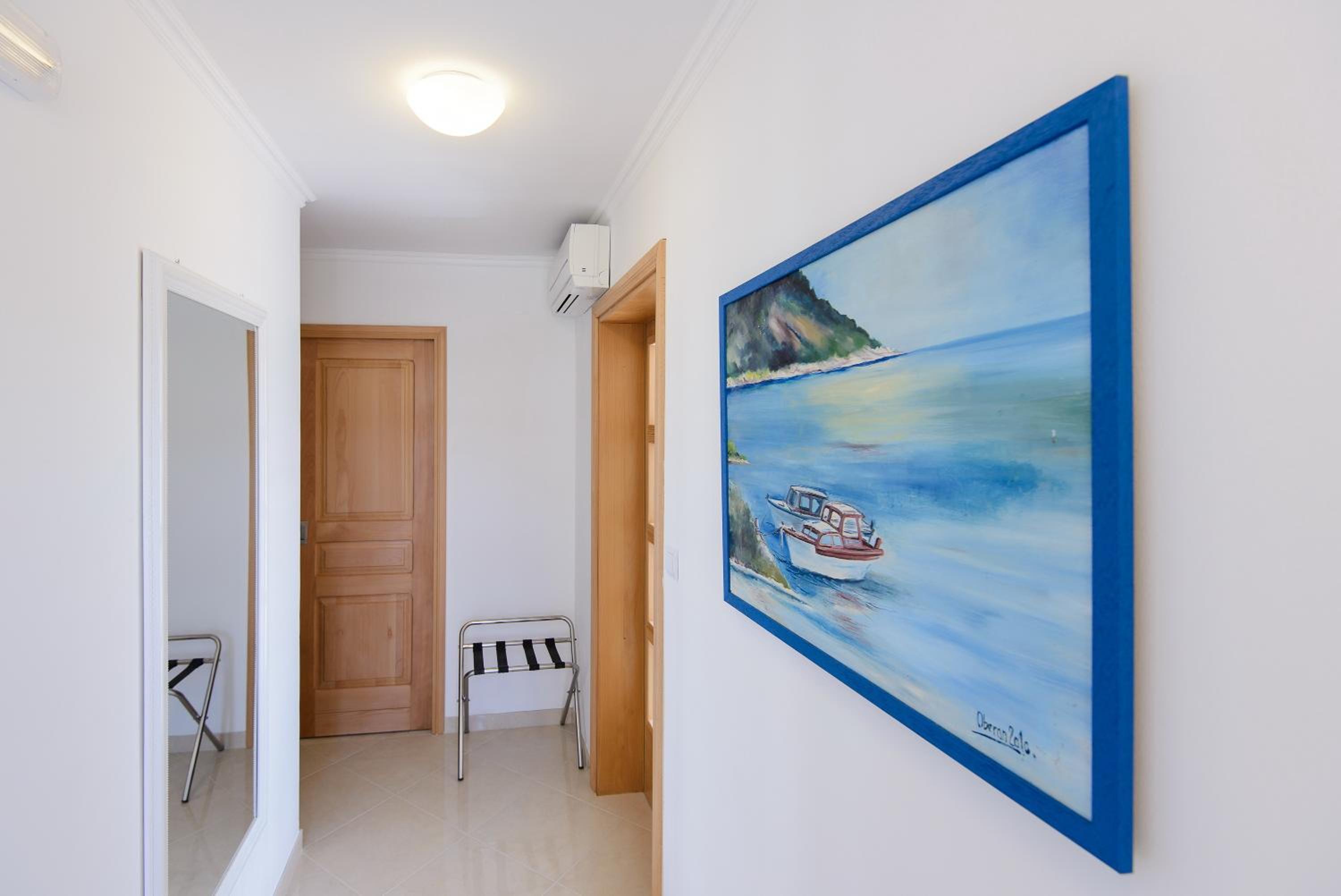 Apartment Violeta 2 with parking