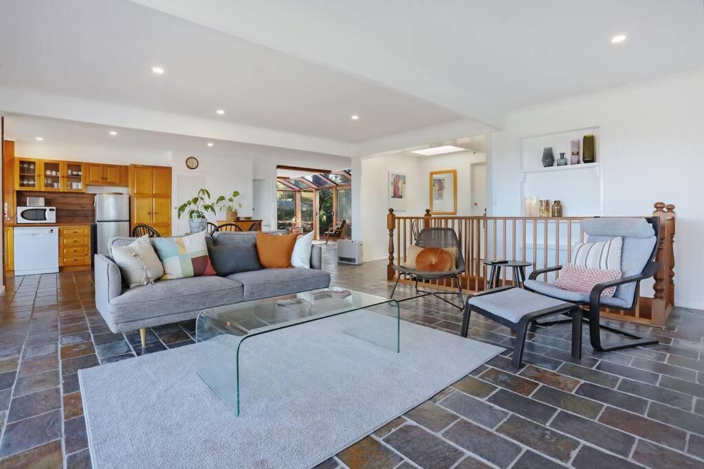 Aqua La Vista - 4 Bedroom Pet Friendly House