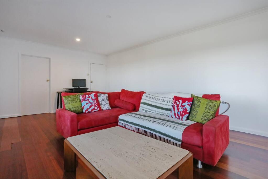 Aqua La Vista - 4 Bedroom Pet Friendly House
