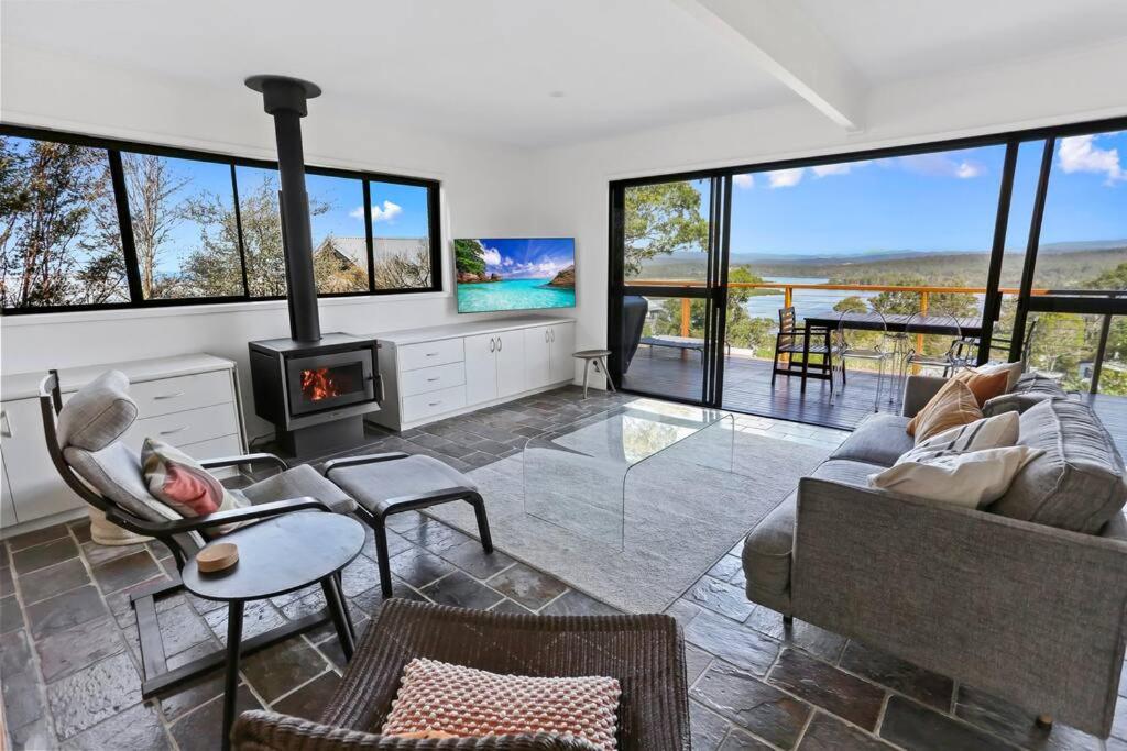 Aqua La Vista - 4 Bedroom Pet Friendly House