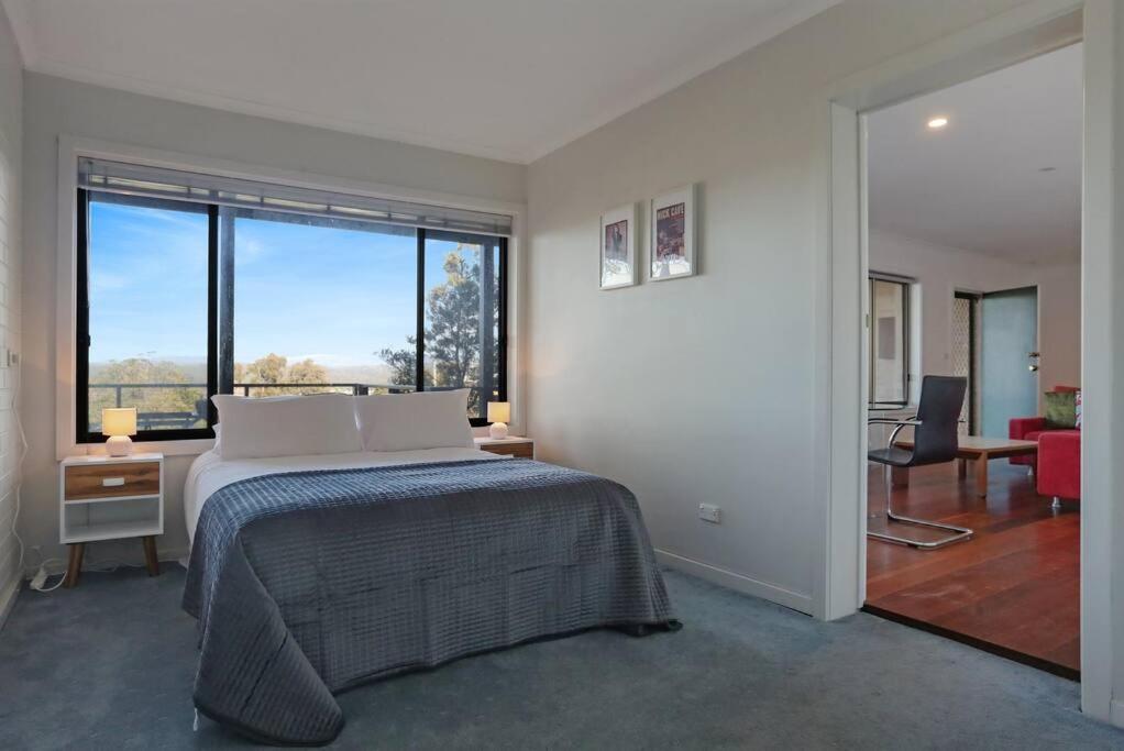 Aqua La Vista - 4 Bedroom Pet Friendly House