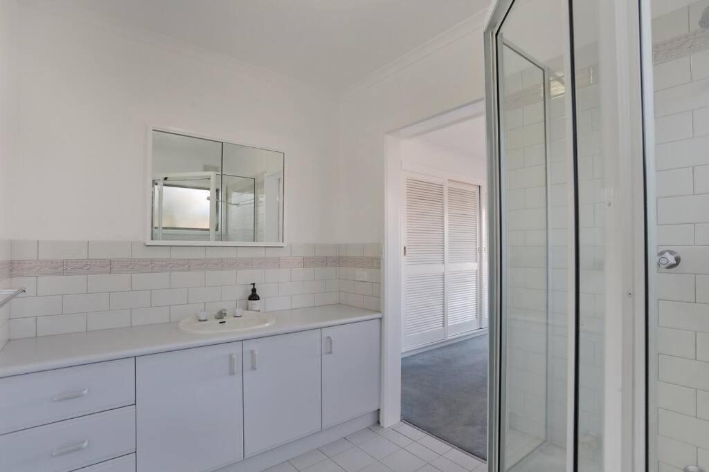 Aqua La Vista - 4 Bedroom Pet Friendly House