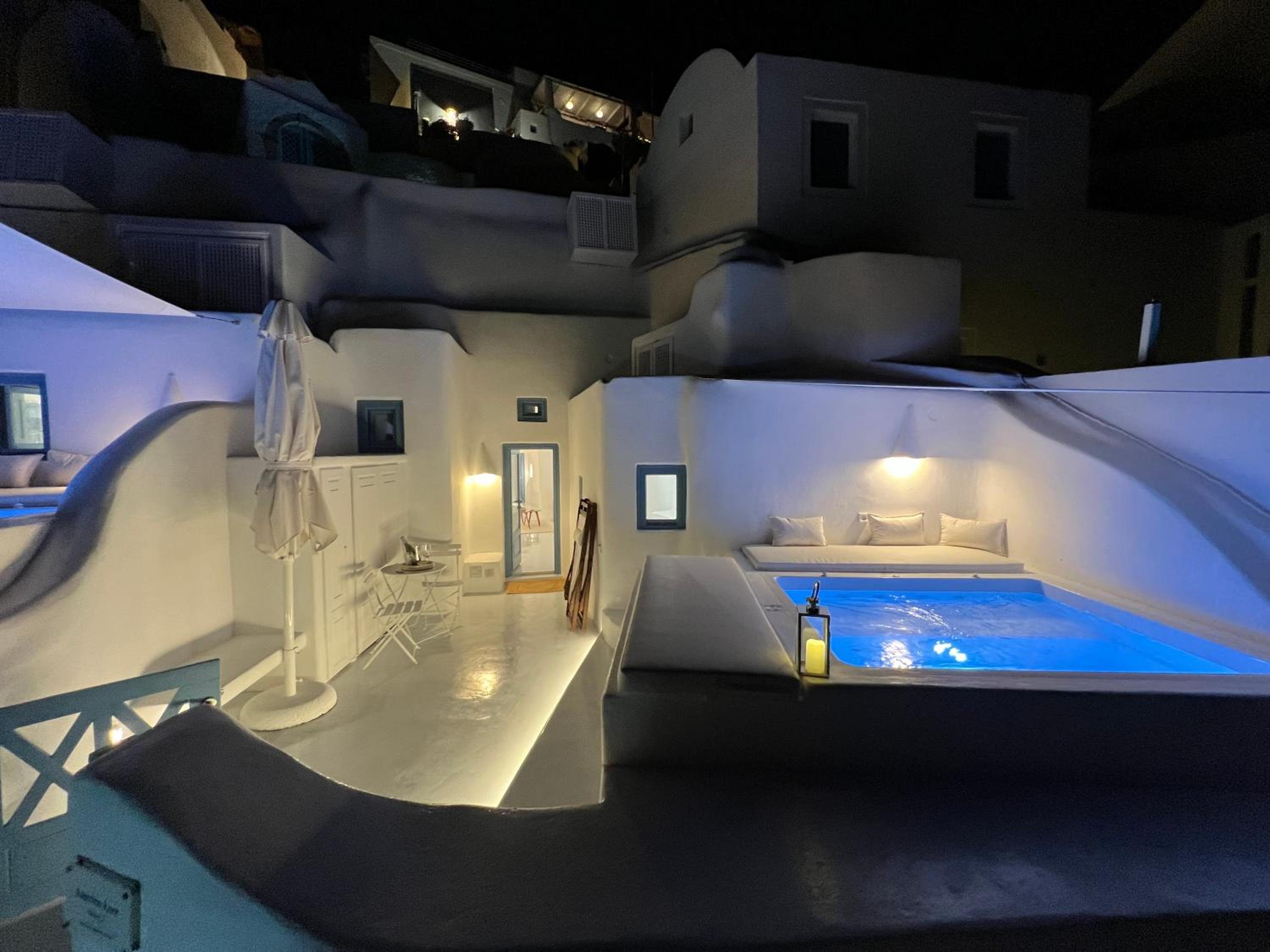 Aristos Life Luxury Cave Villas