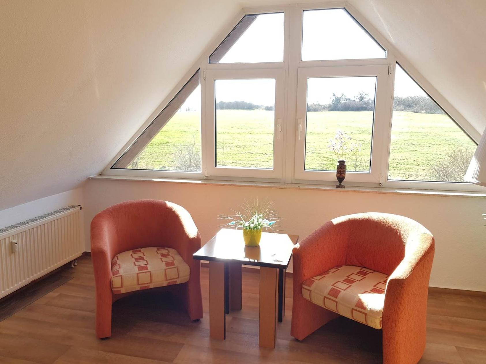 Fewo 18 im Strandhaus Lobbe mit Balkon