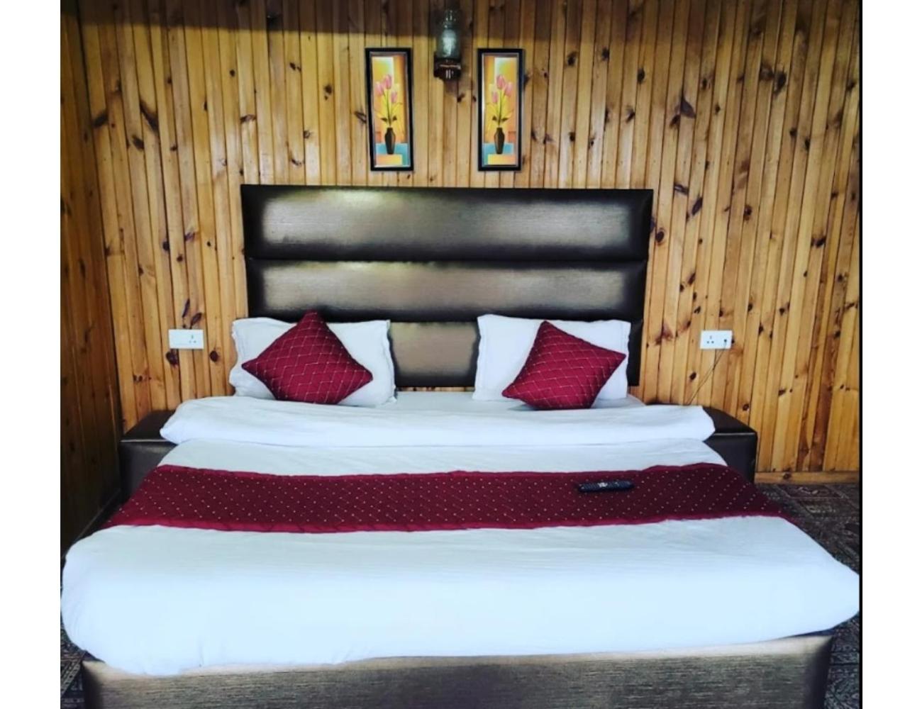 Krystal Hotel Restaurant, Patnitop view 4
