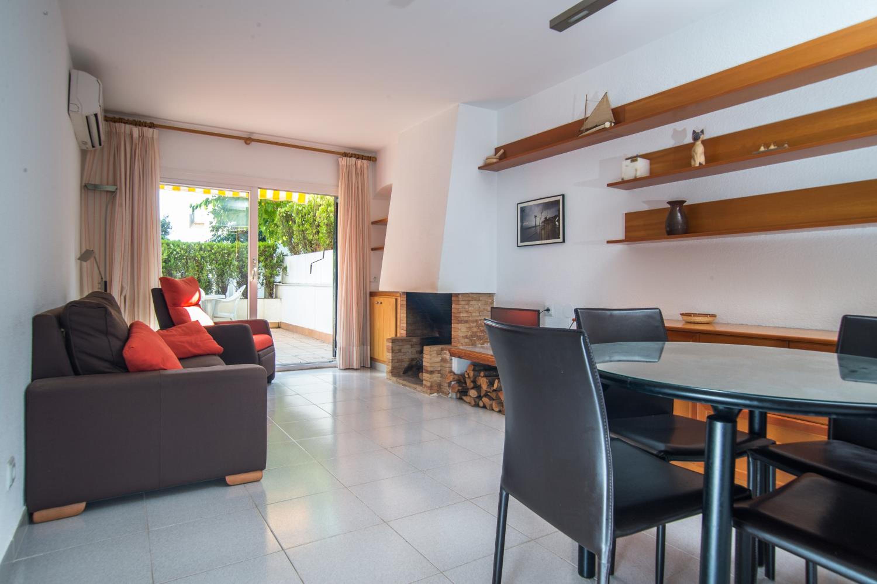 BH-1 CALELLA DE PALAFRUGELL 6 Pax view 5