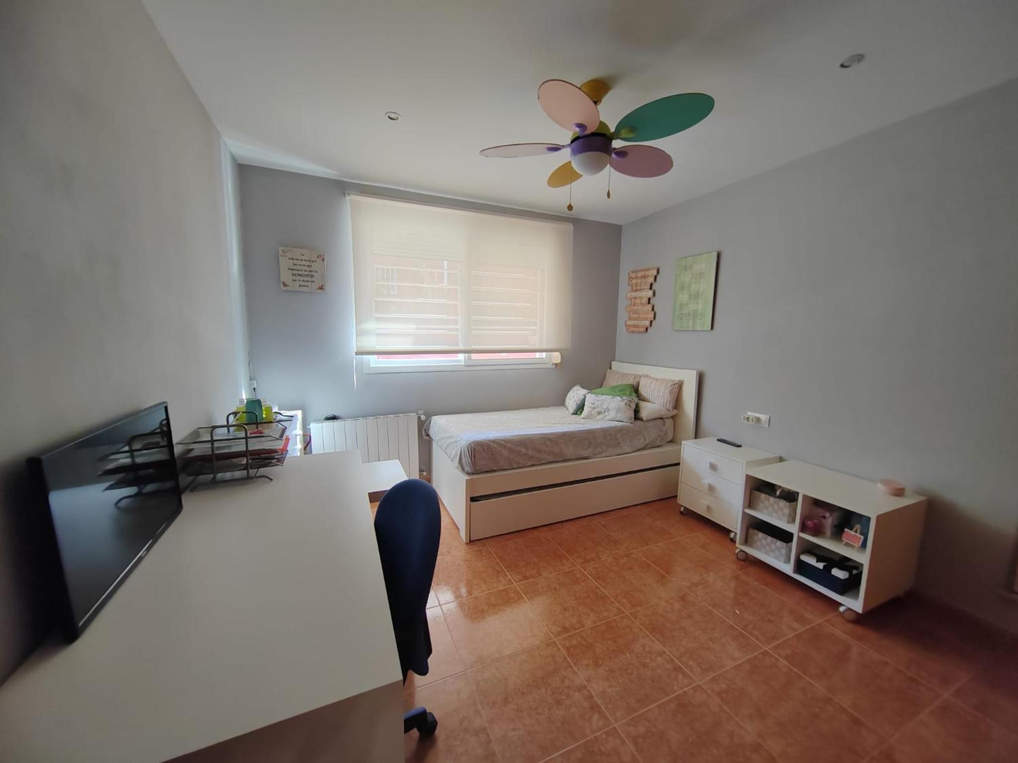 Chalet con piscina en Liria