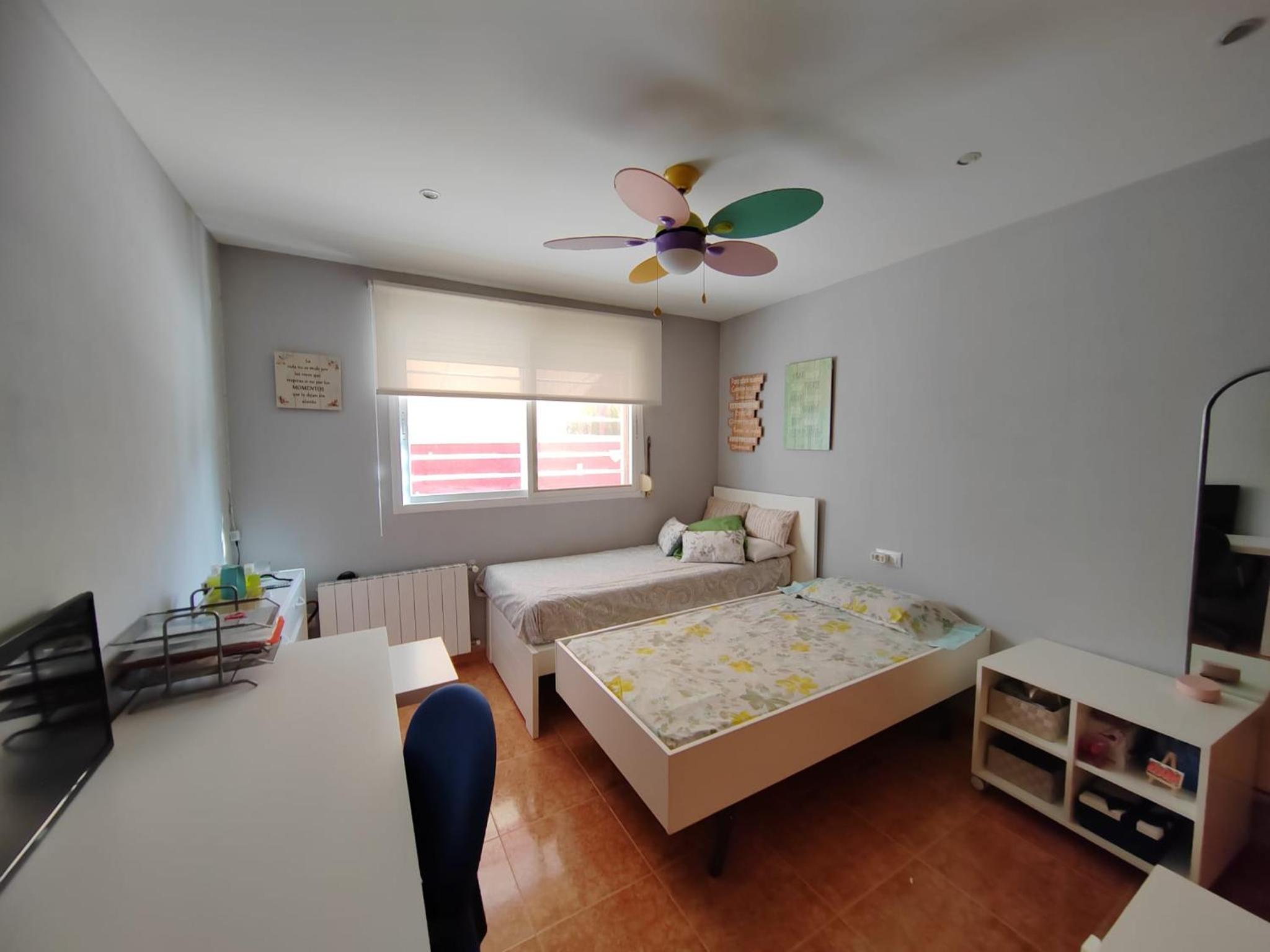 Chalet con piscina en Liria