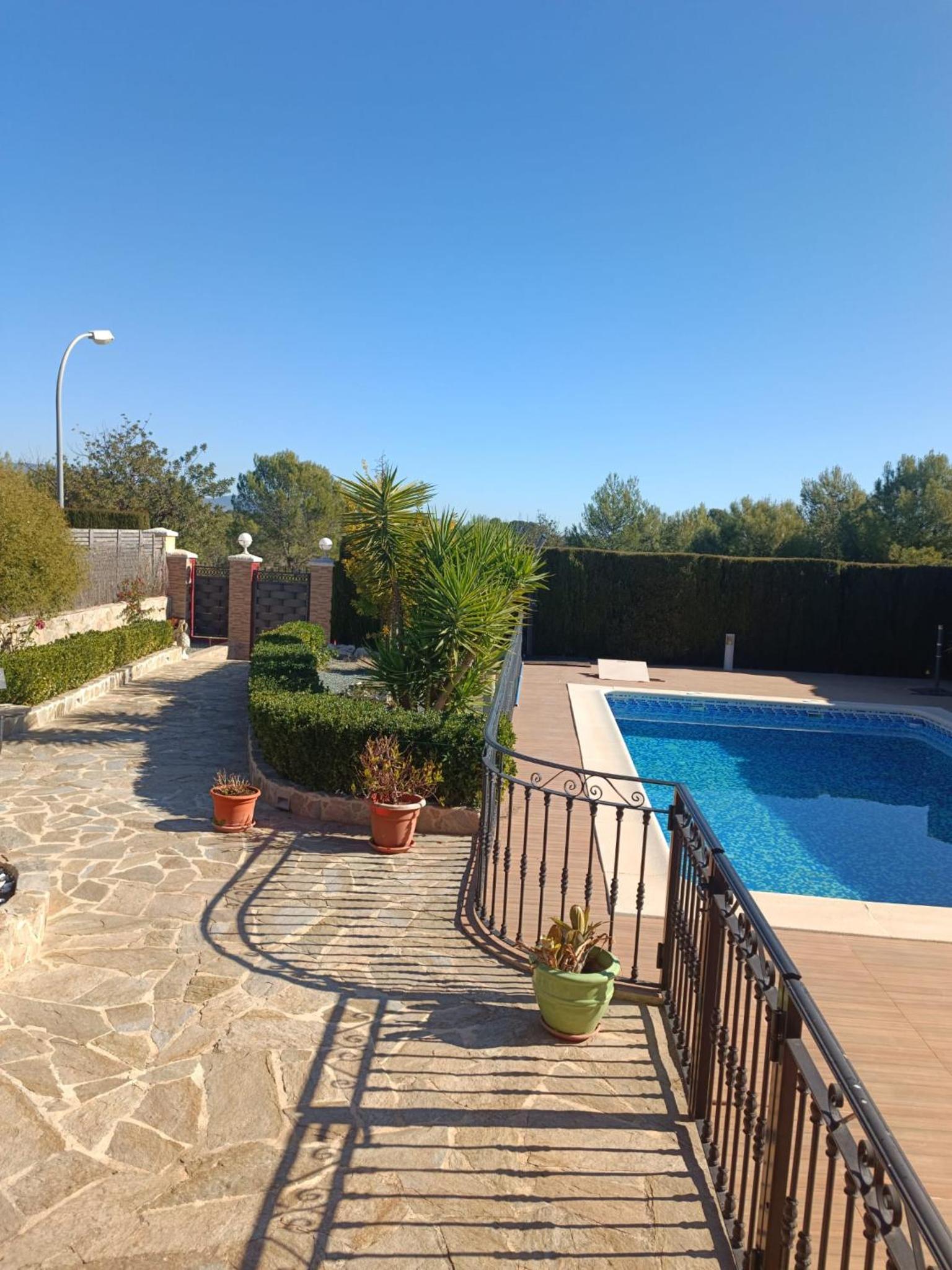 Chalet con piscina en Liria