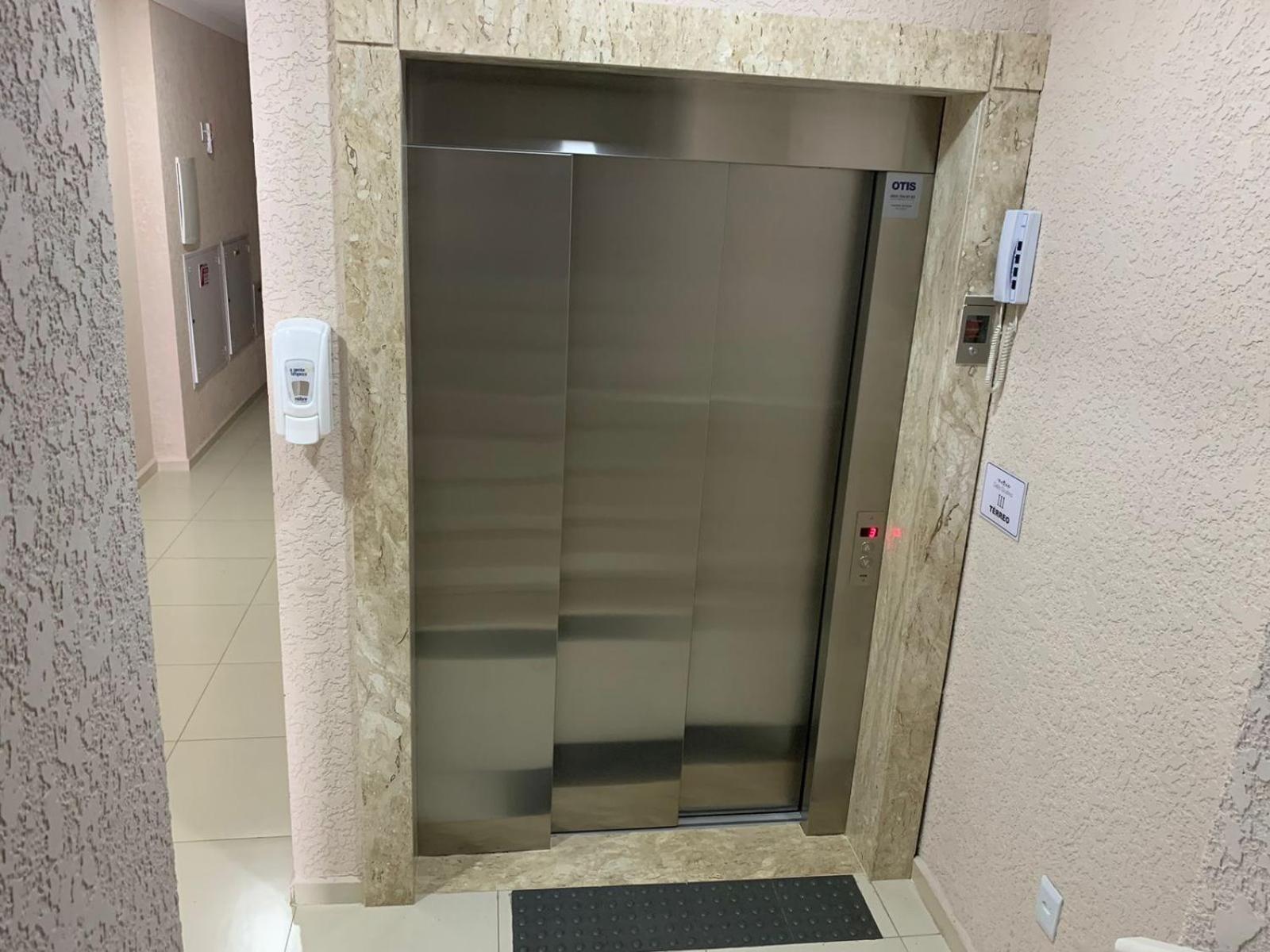 Apto completo a 450m da praia c/ garagem e piscina