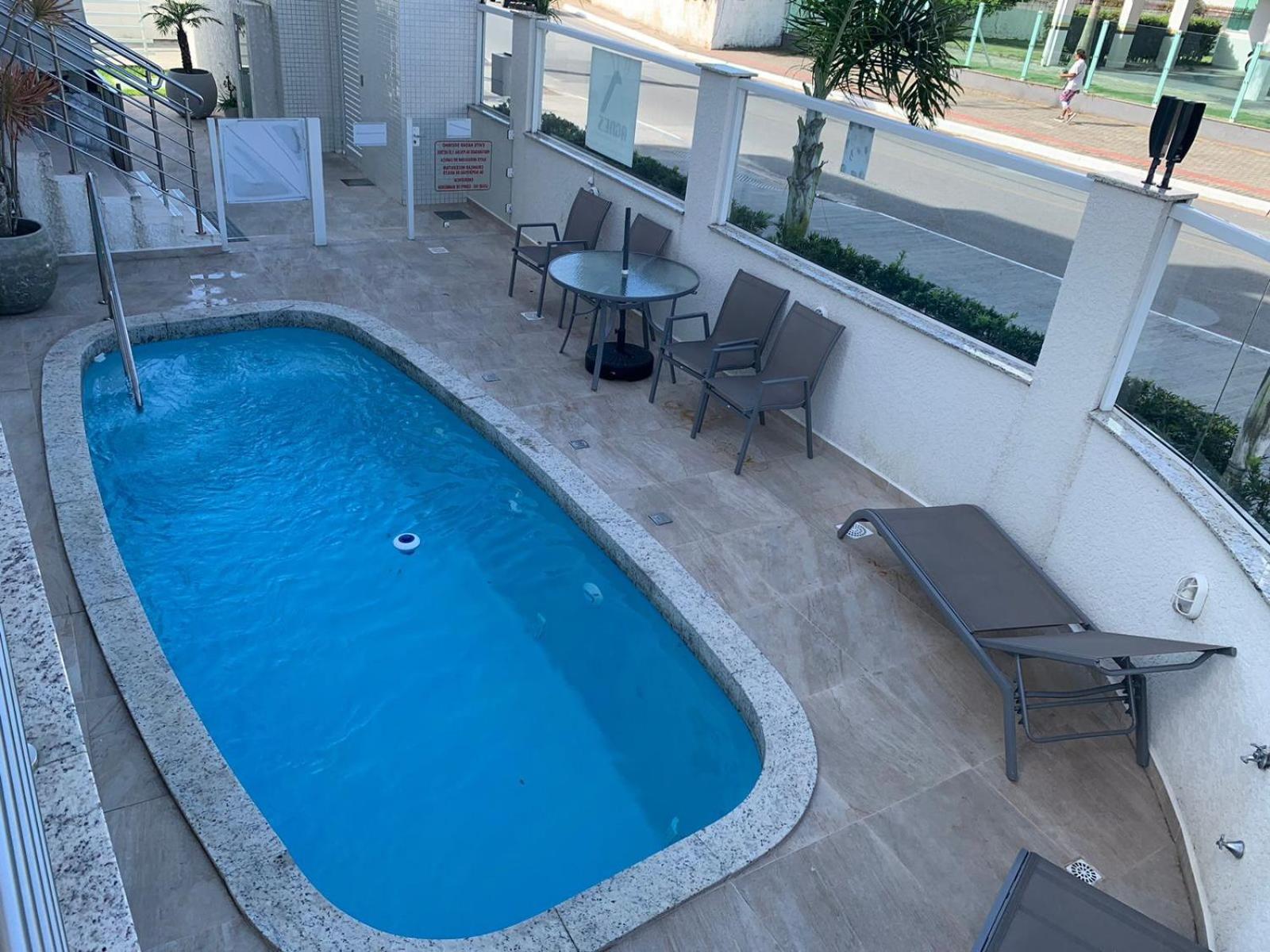 Apto completo a 450m da praia c/ garagem e piscina