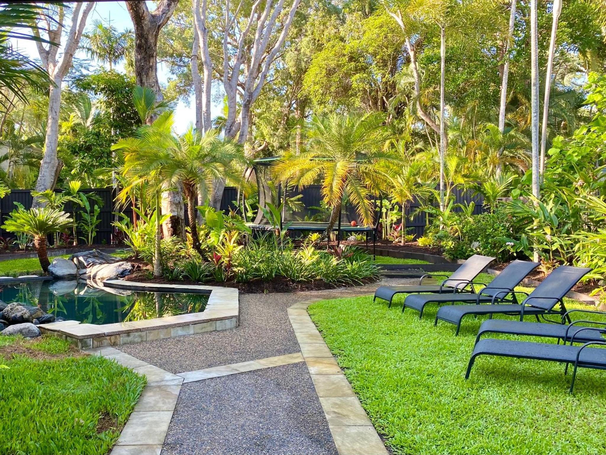 Villa Coral - Tropical Oasis Footsteps to Four Mile Beach