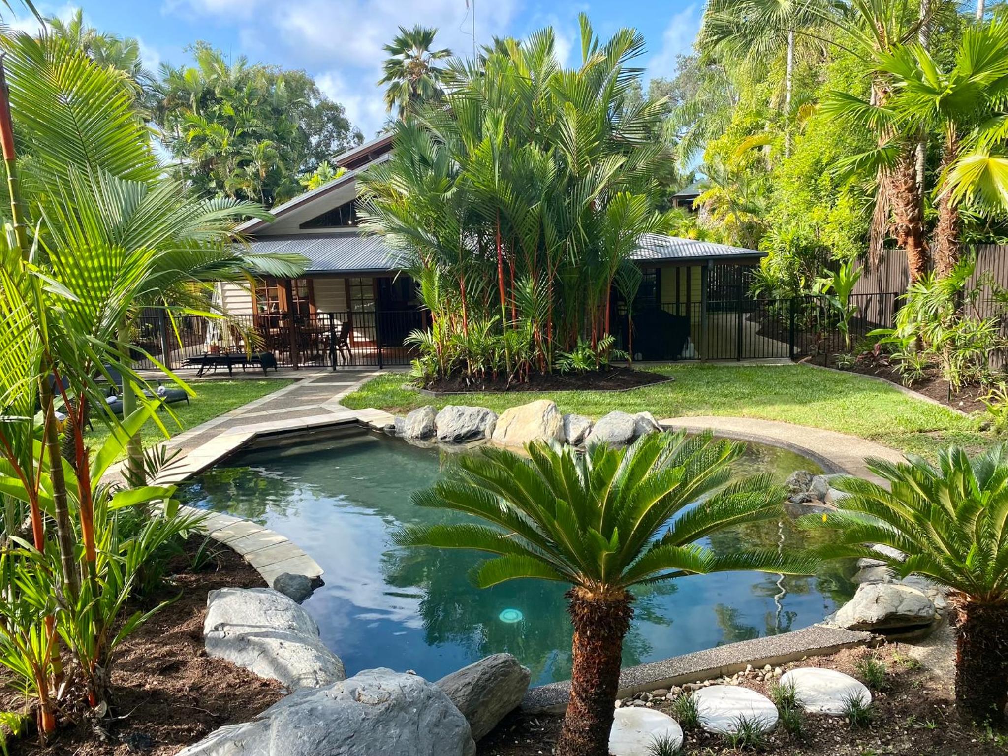 Villa Coral - Tropical Oasis Footsteps to Four Mile Beach