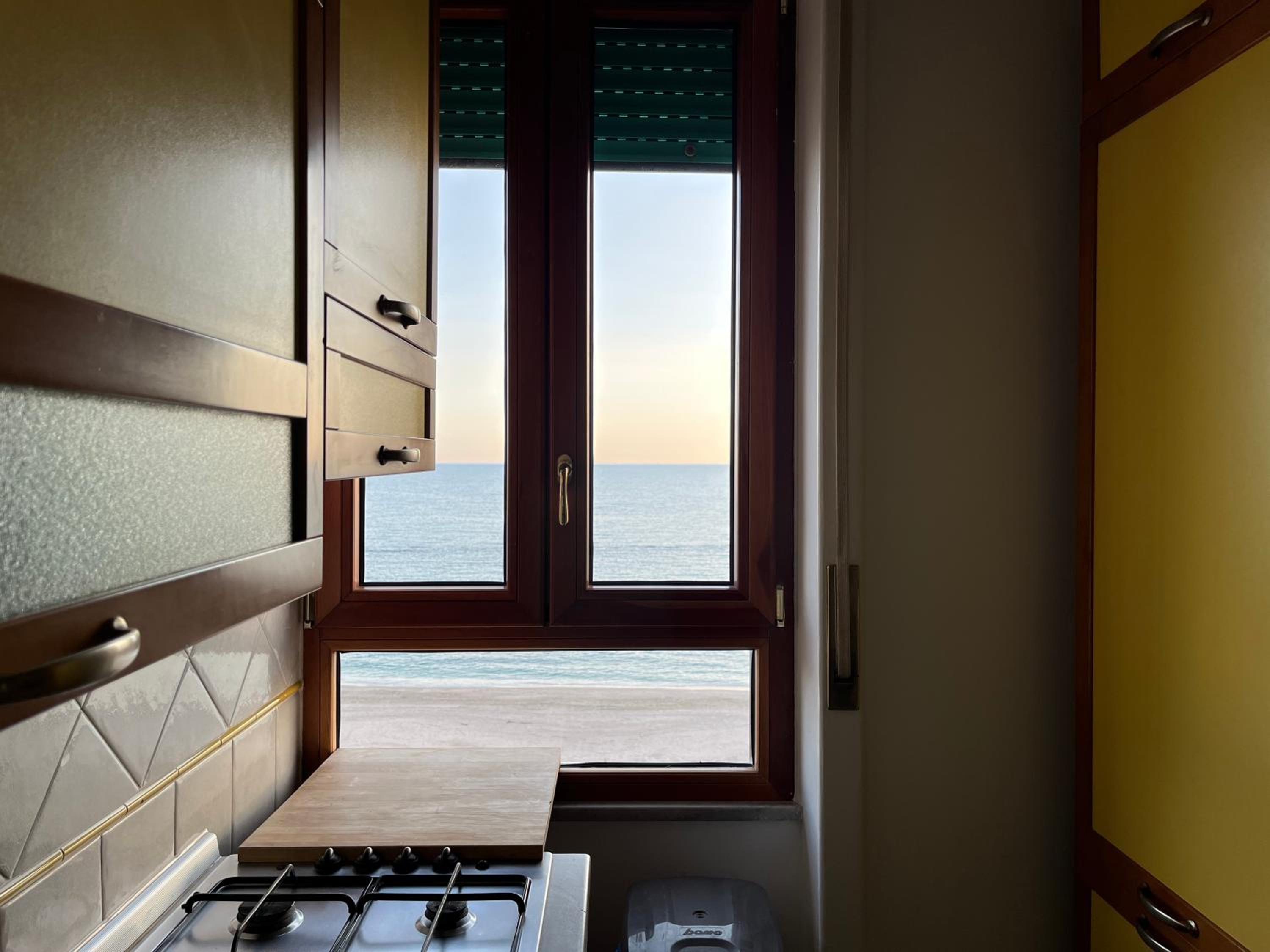 Casa Vista Mare en Salerno — kitchen