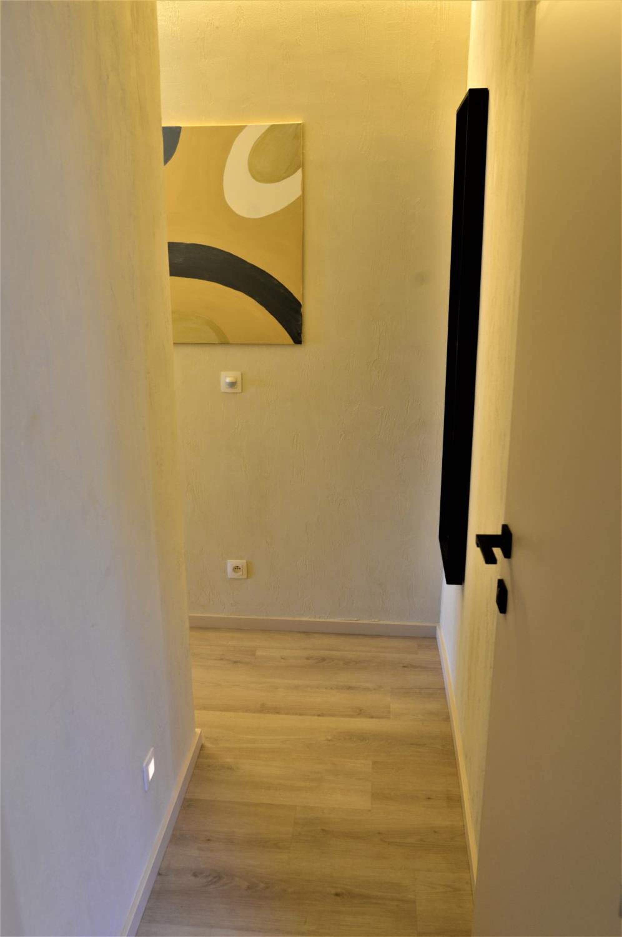 Downtown spacious 2BDR Apartments 2