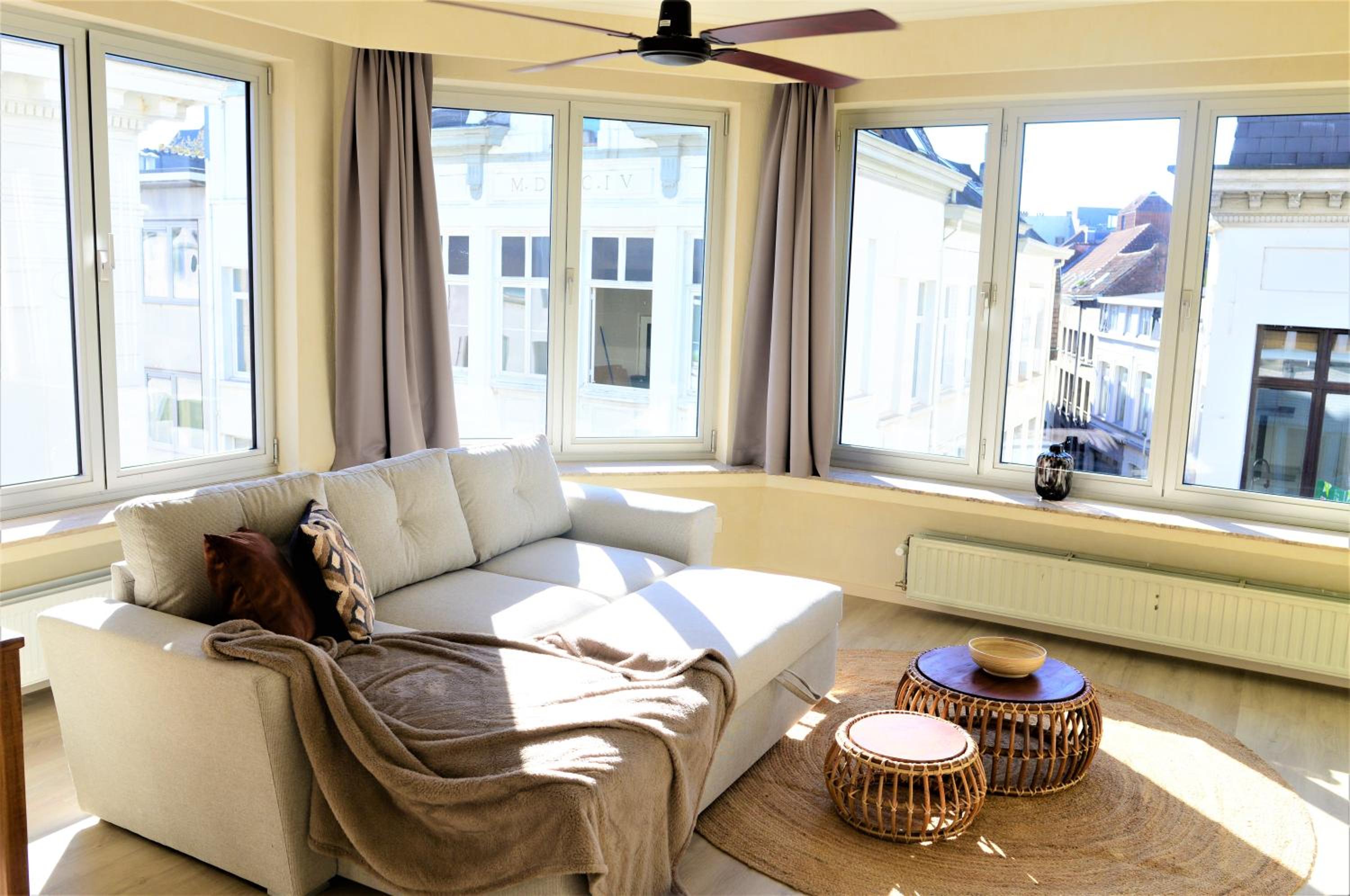 Downtown spacious 2BDR Apartments 2