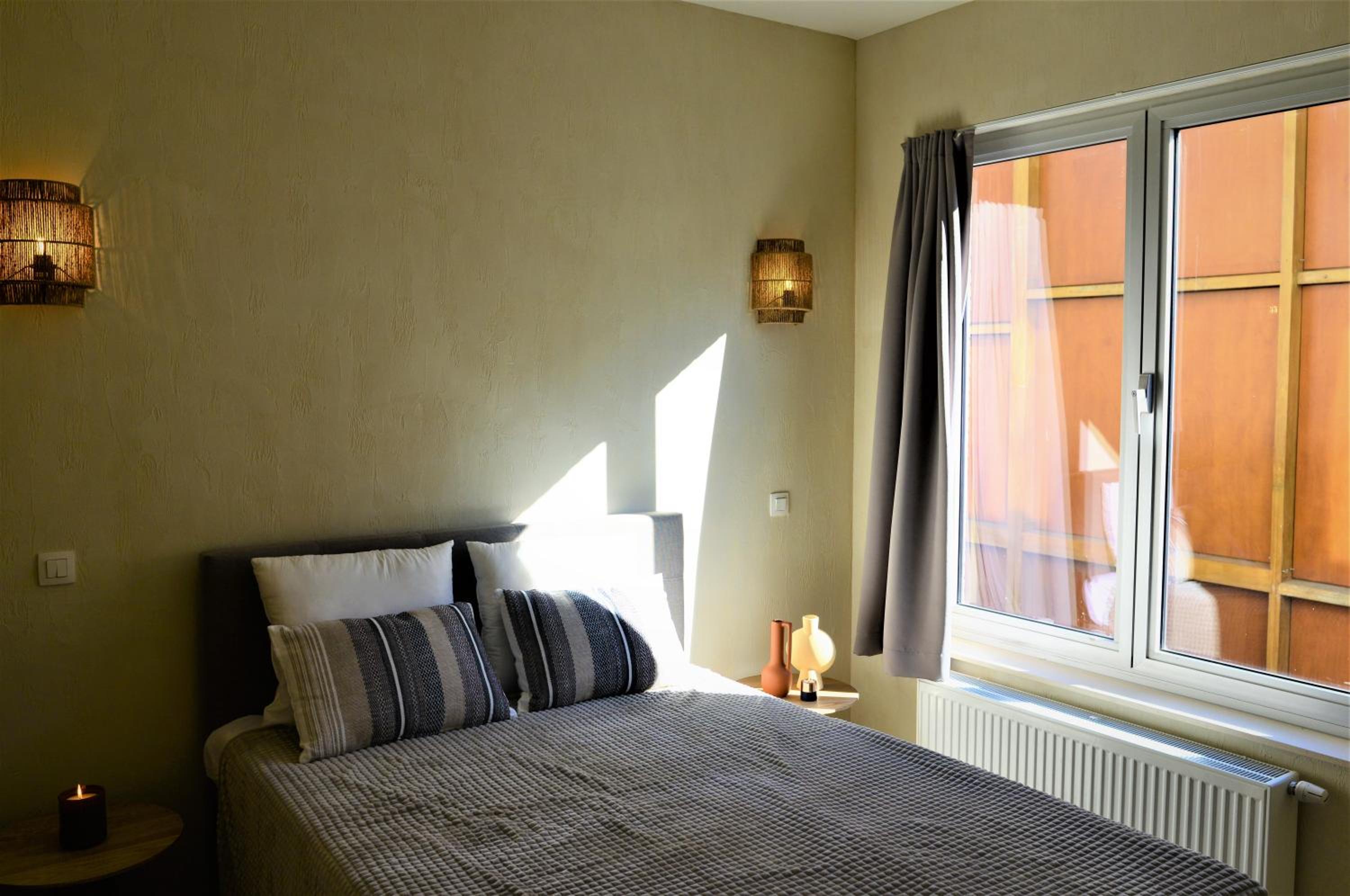 Downtown spacious 2BDR Apartments 2