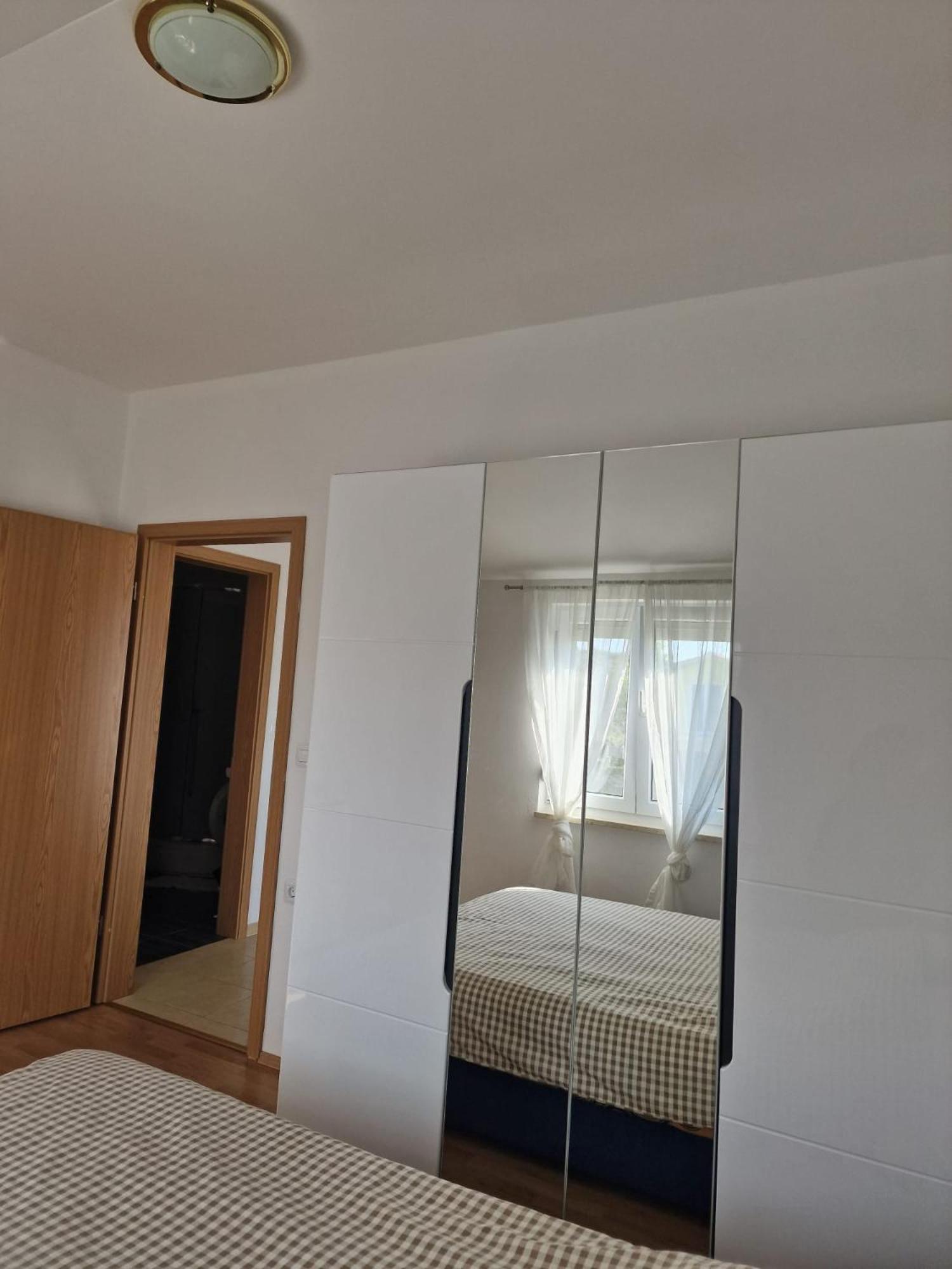 Apartmani Ivan view 2