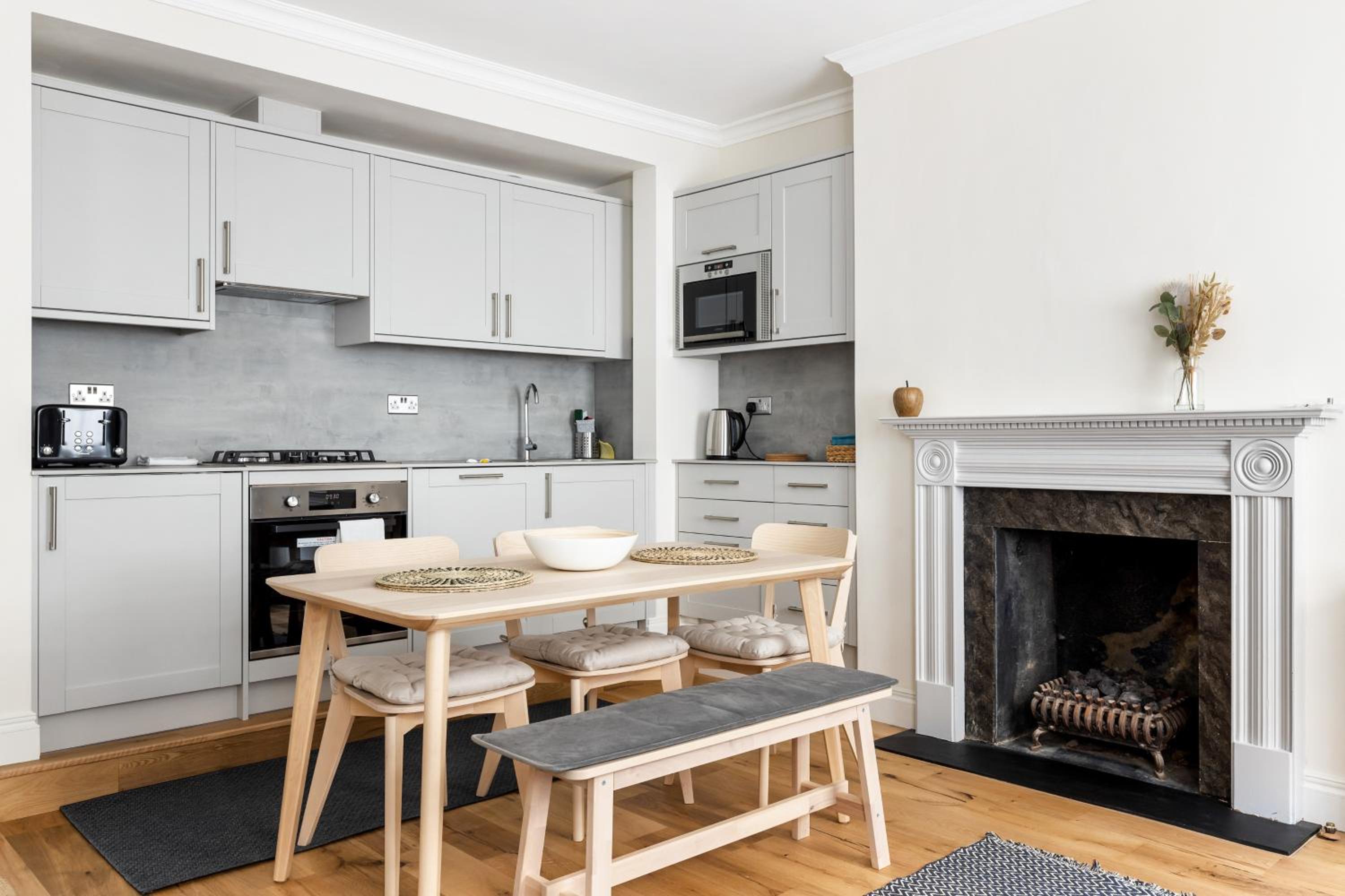 Fabulous Chelsea 2 bed