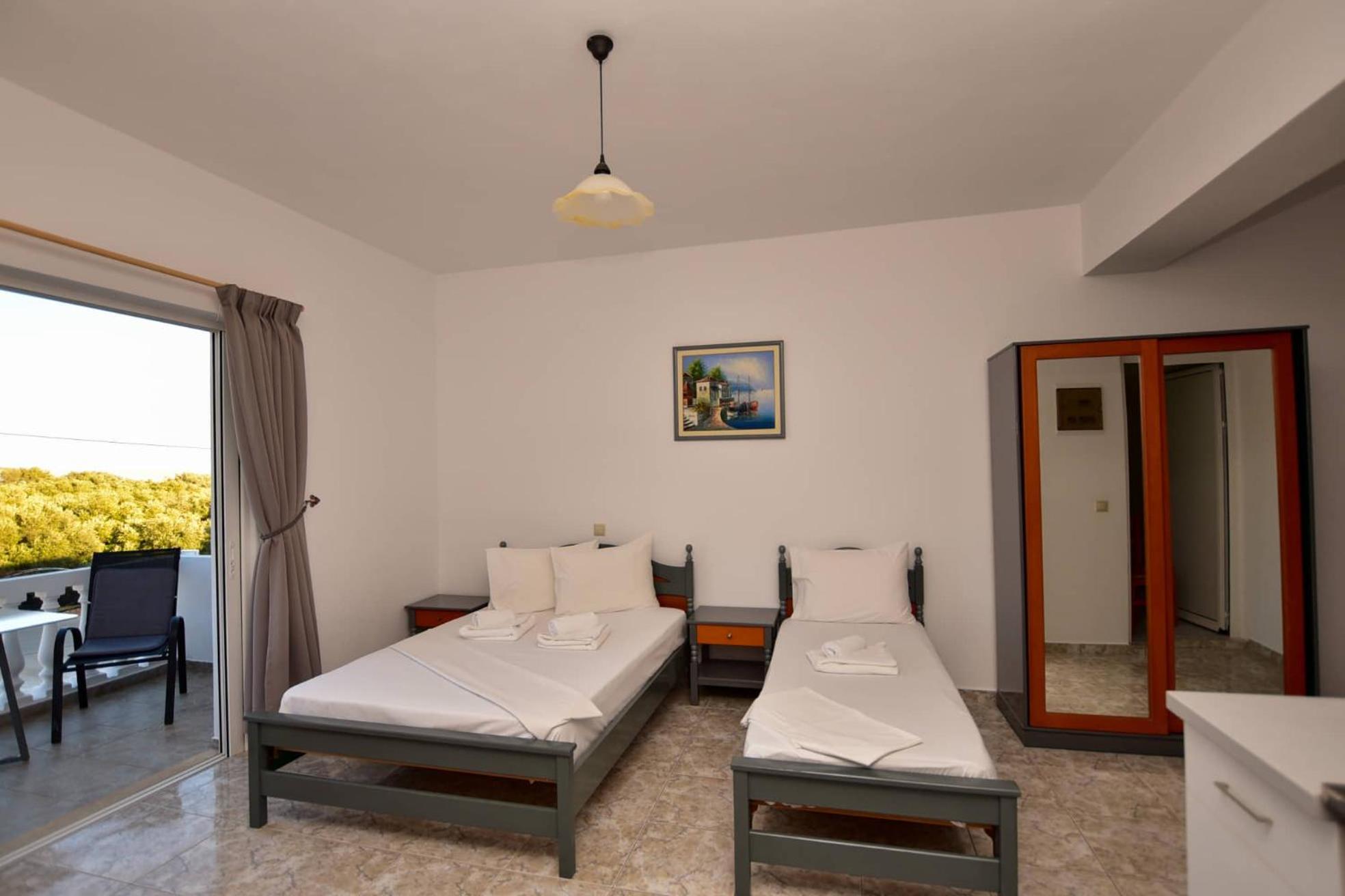 KOYNTOYRA ROOMS view 2