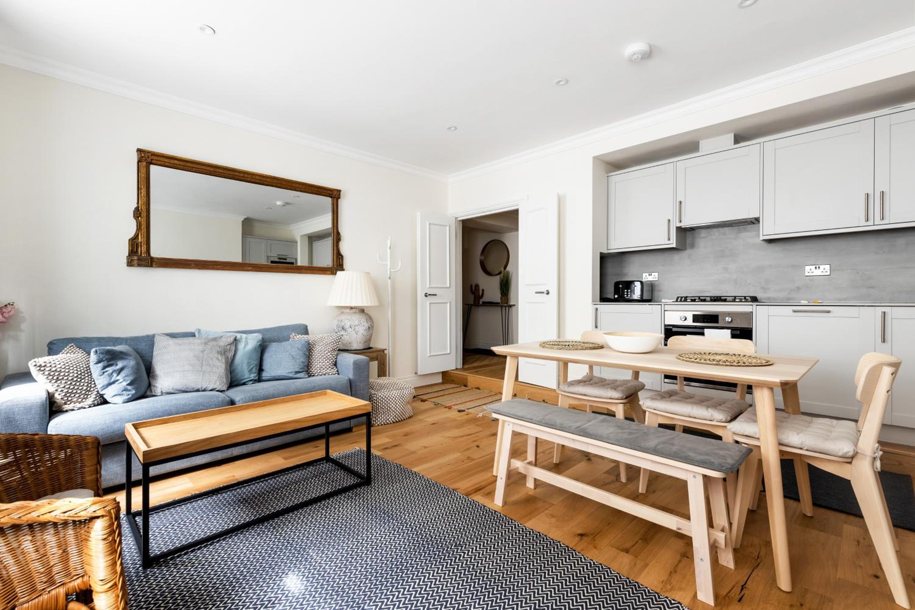 Fabulous Chelsea 2 bed