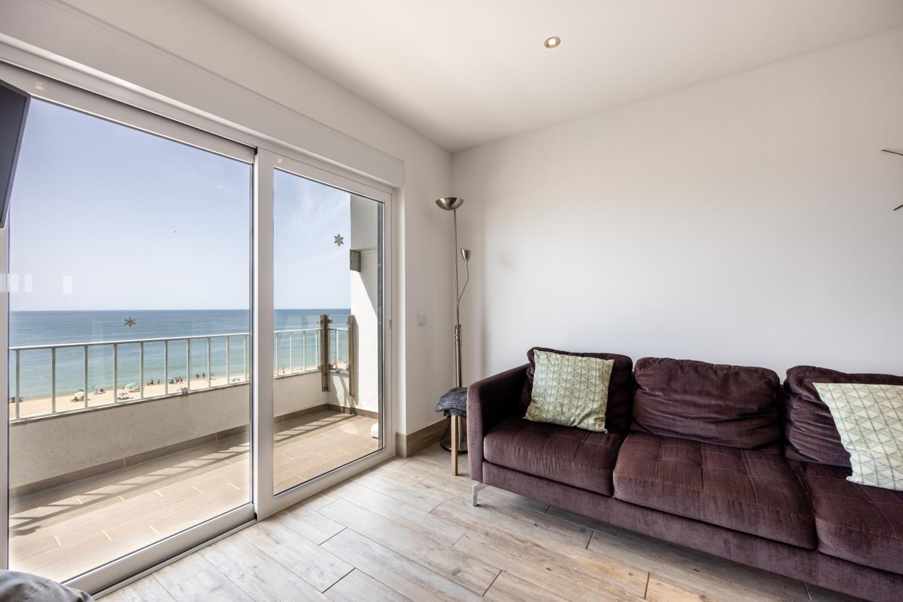 Hotel Beira Mar Apartment - Image 1