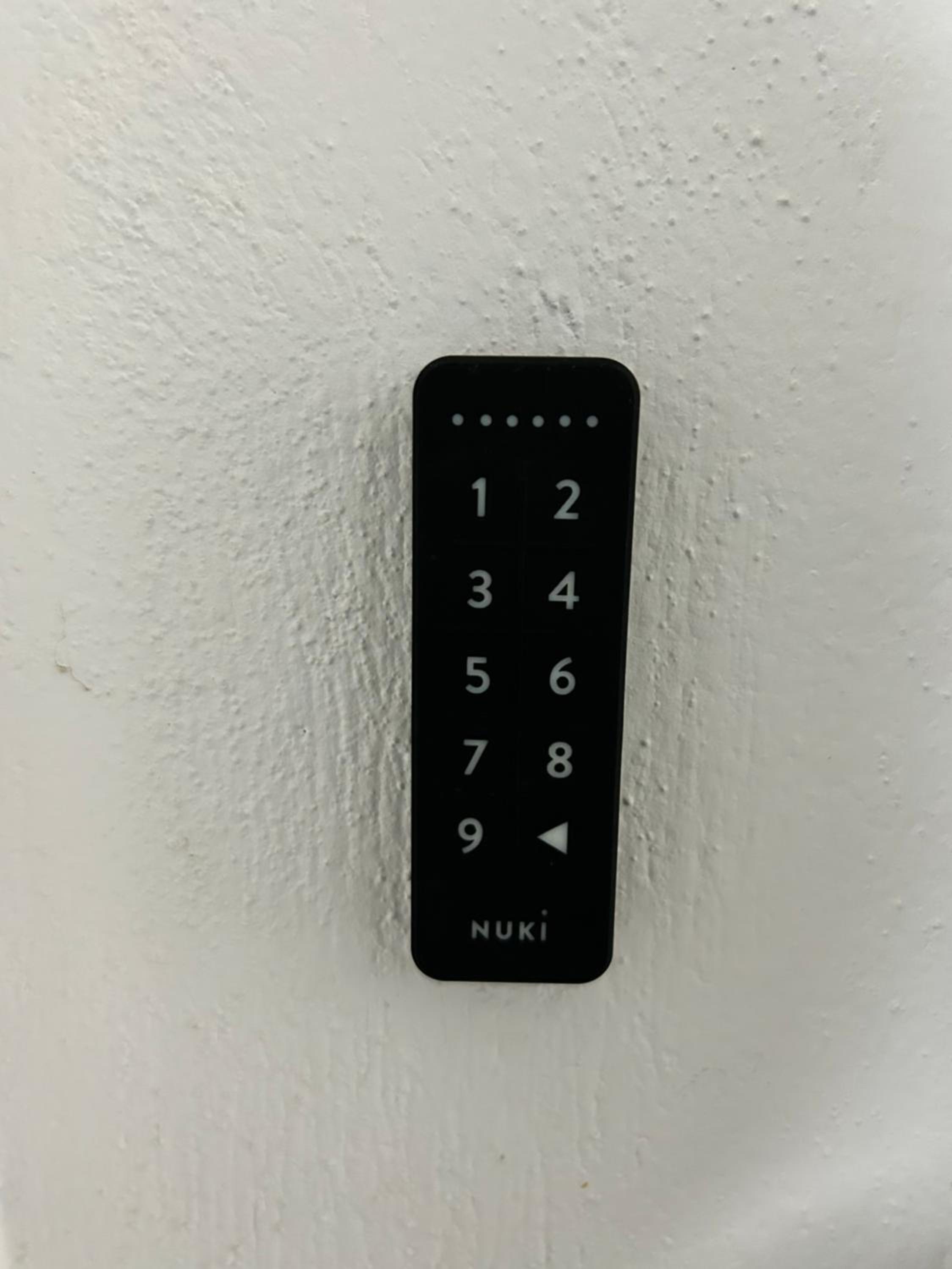 1 Mai - Luxury Park Apartments - Self Check-in - Private parking - 1 view 3
