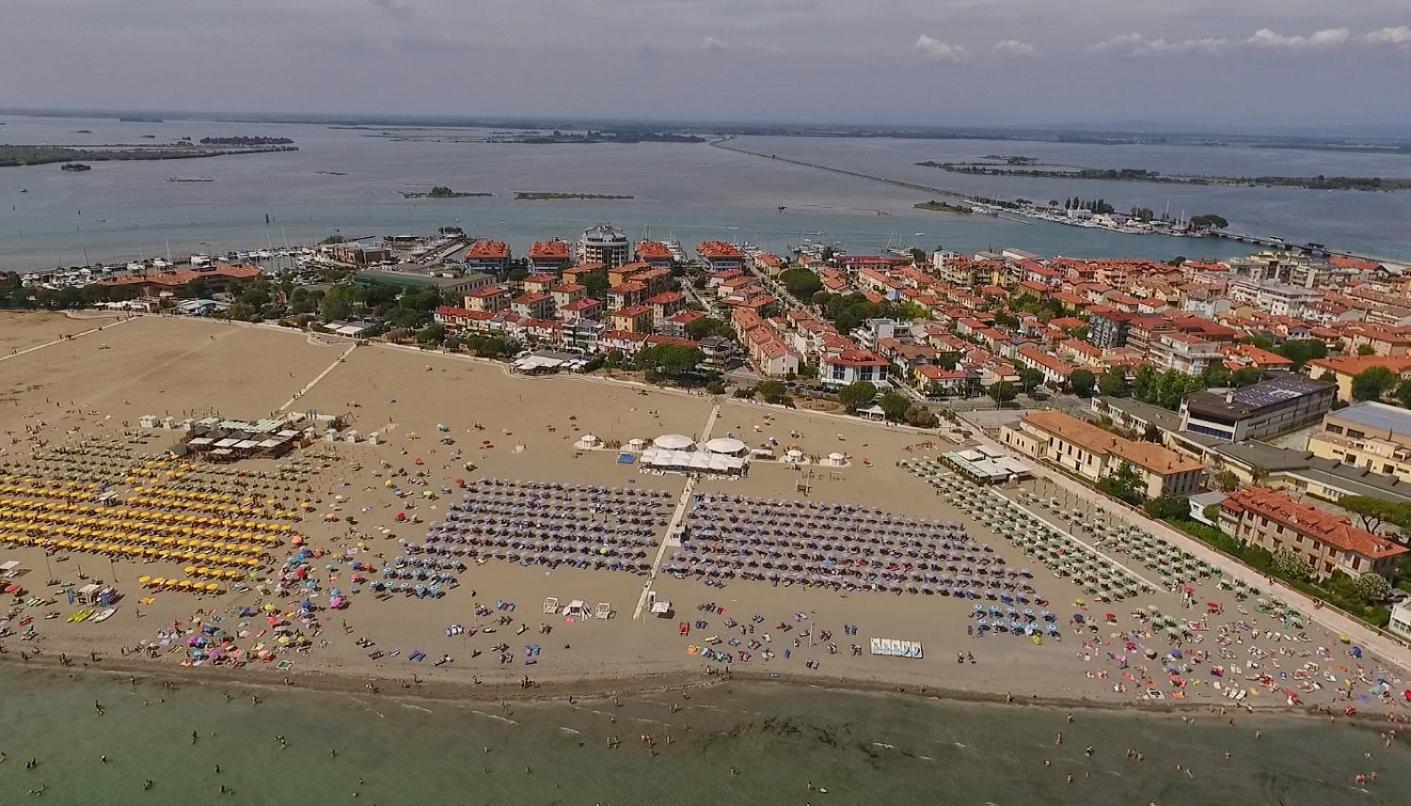 Lounge Del Duca, centralissimo bicamere su due livelli - posto auto a richesta view 3