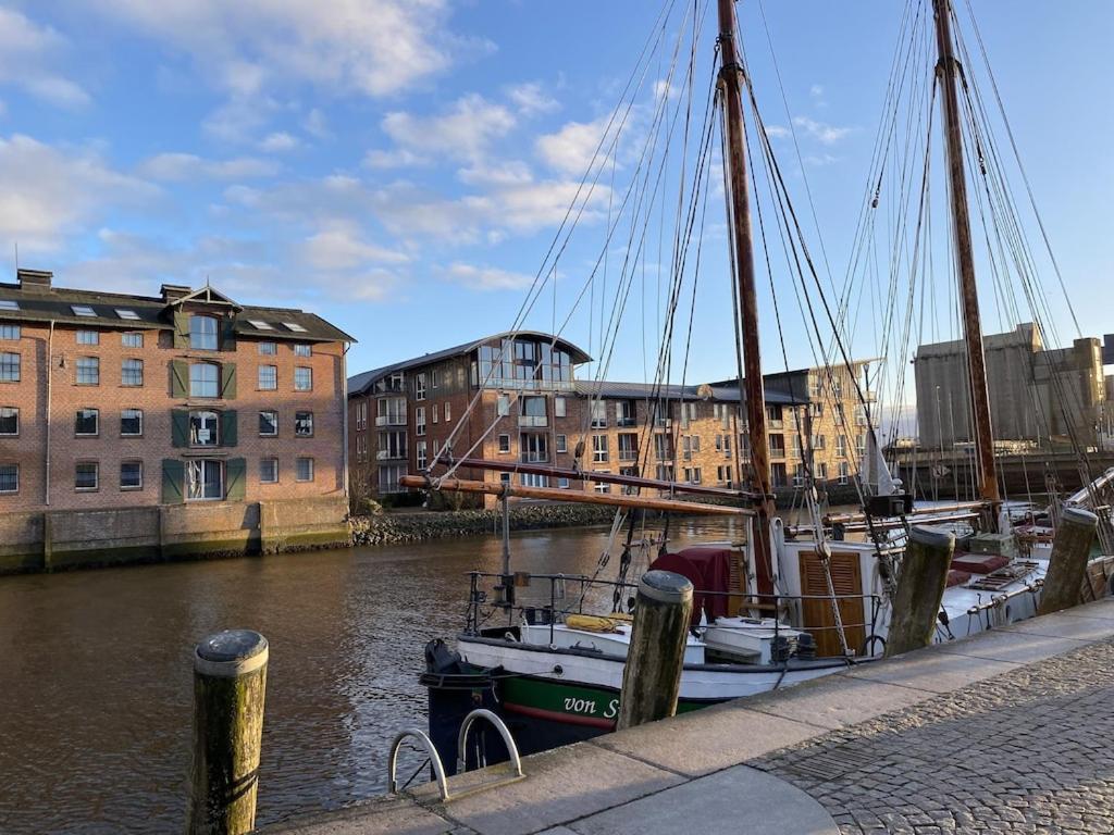Simmerdeis am Hafen