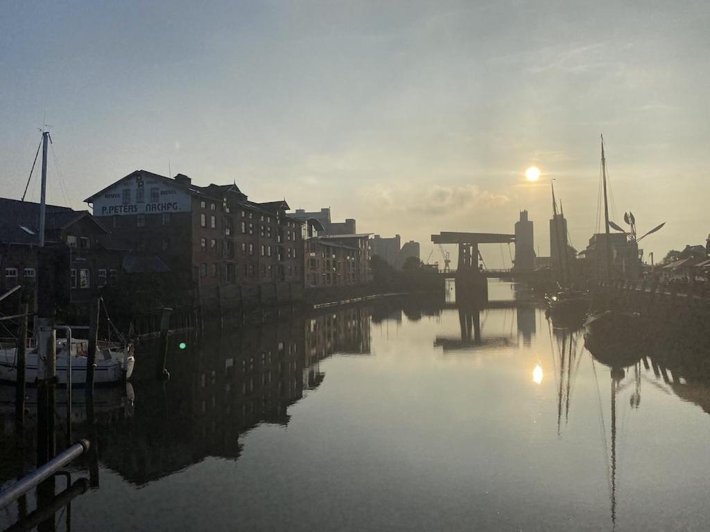 Simmerdeis am Hafen