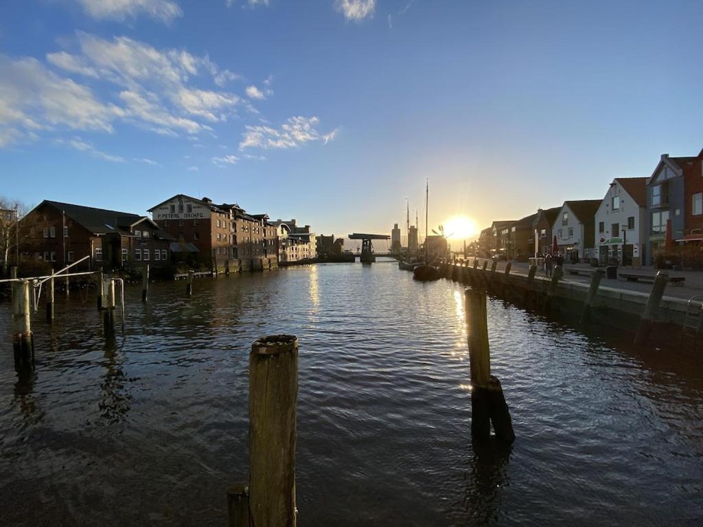 Simmerdeis am Hafen