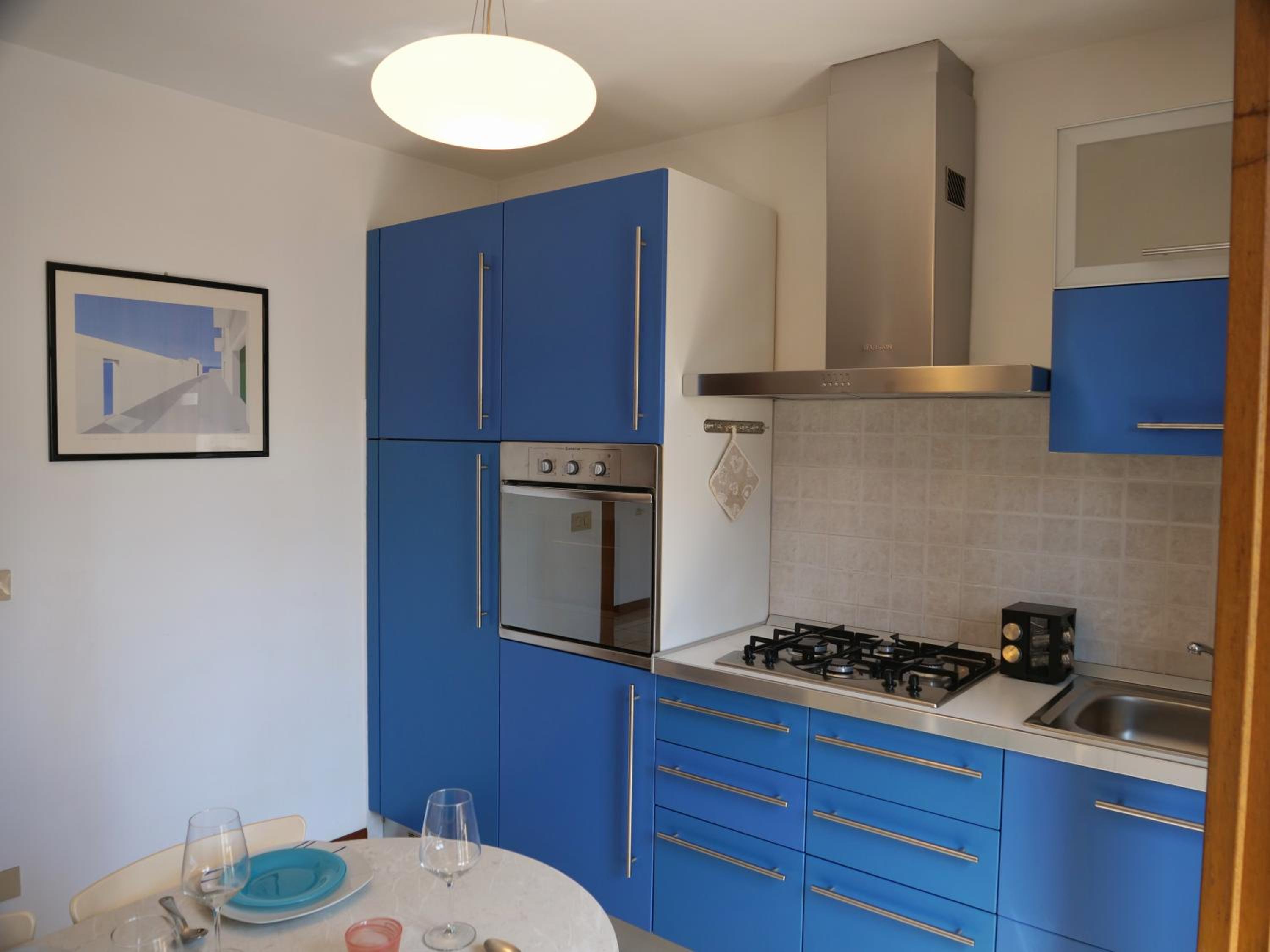 Lounge Del Duca, centralissimo bicamere su due livelli - posto auto a richesta view 4