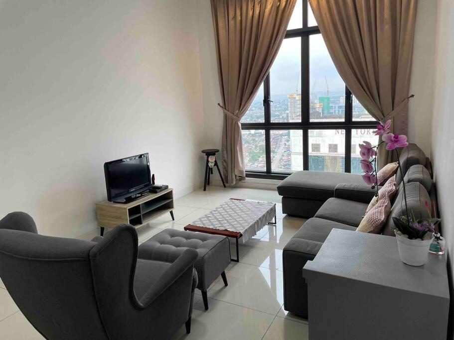 Newly Furnished Wifi 5pax Homestay @ Setia Sky 88 by Micasa Homestay