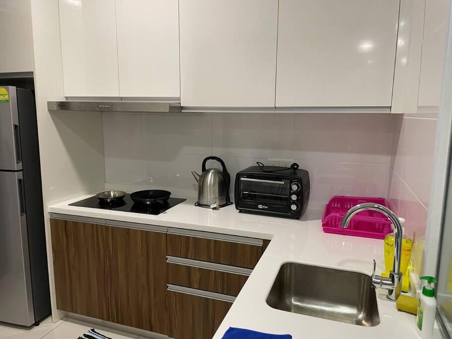 Newly Furnished Wifi 5pax Homestay @ Setia Sky 88 by Micasa Homestay