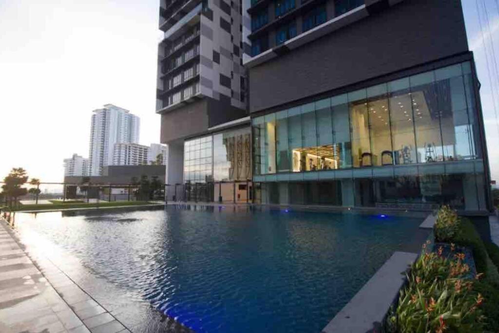Newly Furnished Wifi 5pax Homestay @ Setia Sky 88 by Micasa Homestay