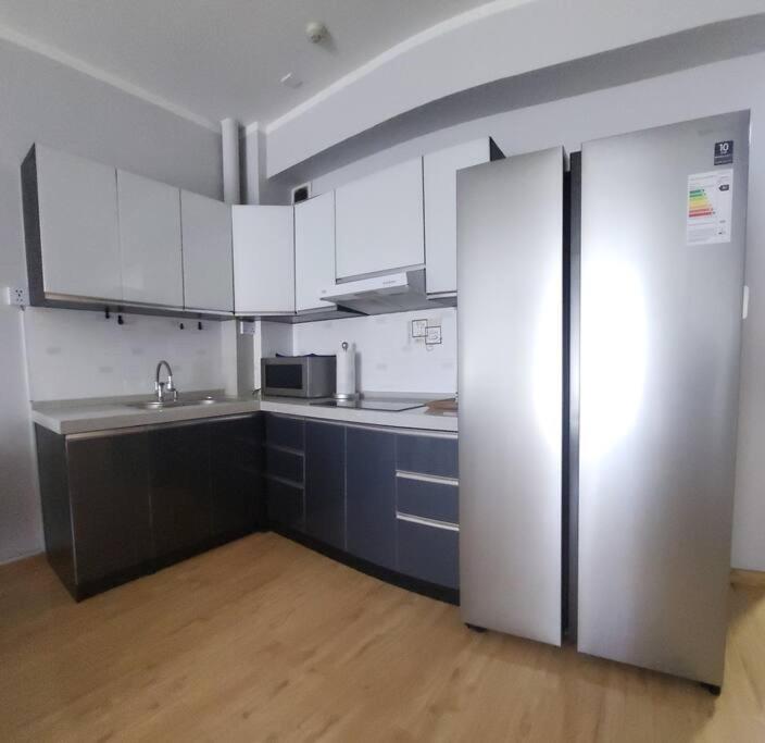 3 bedroom condo in the heart of Ulaanbaatar, Mongolia view 4