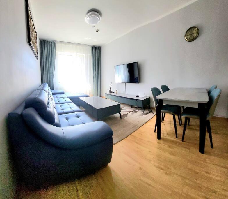 3 bedroom condo in the heart of Ulaanbaatar, Mongolia view 3