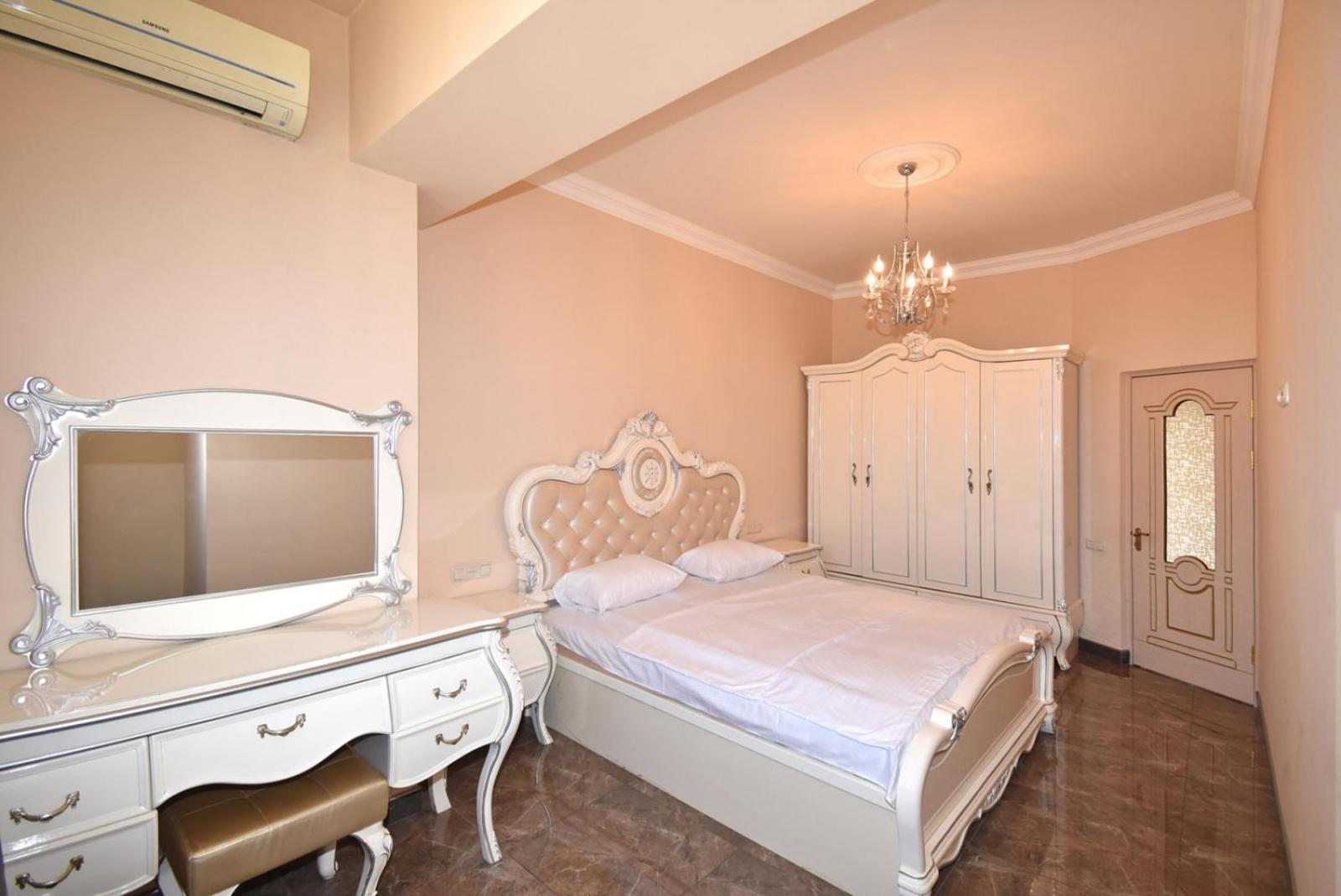 Teryan street, 4 bedrooms Luxury, Unique apartment TT888