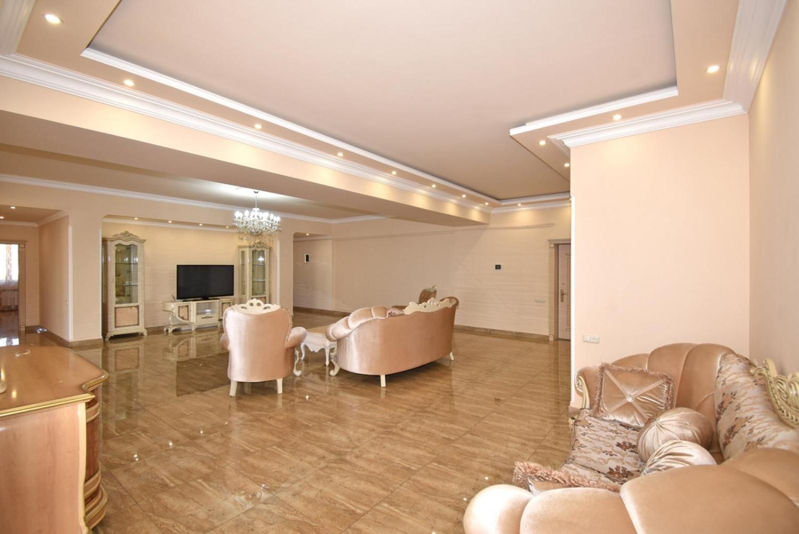 Teryan street, 4 bedrooms Luxury, Unique apartment TT888