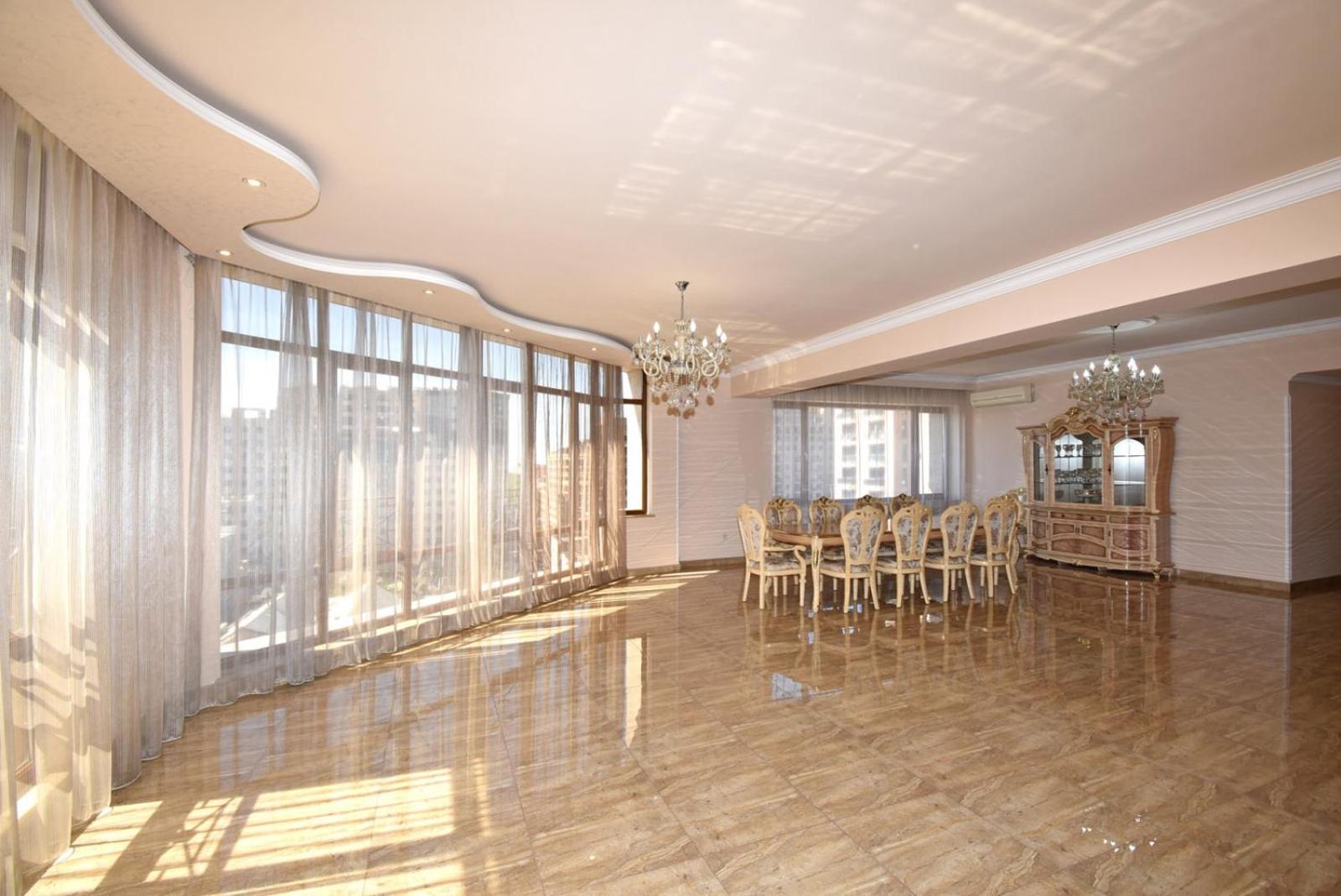 Teryan street, 4 bedrooms Luxury, Unique apartment TT888