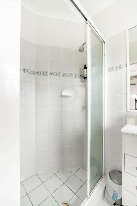 Relax in 2B2B Chateau near UQ with Parking+Balcony