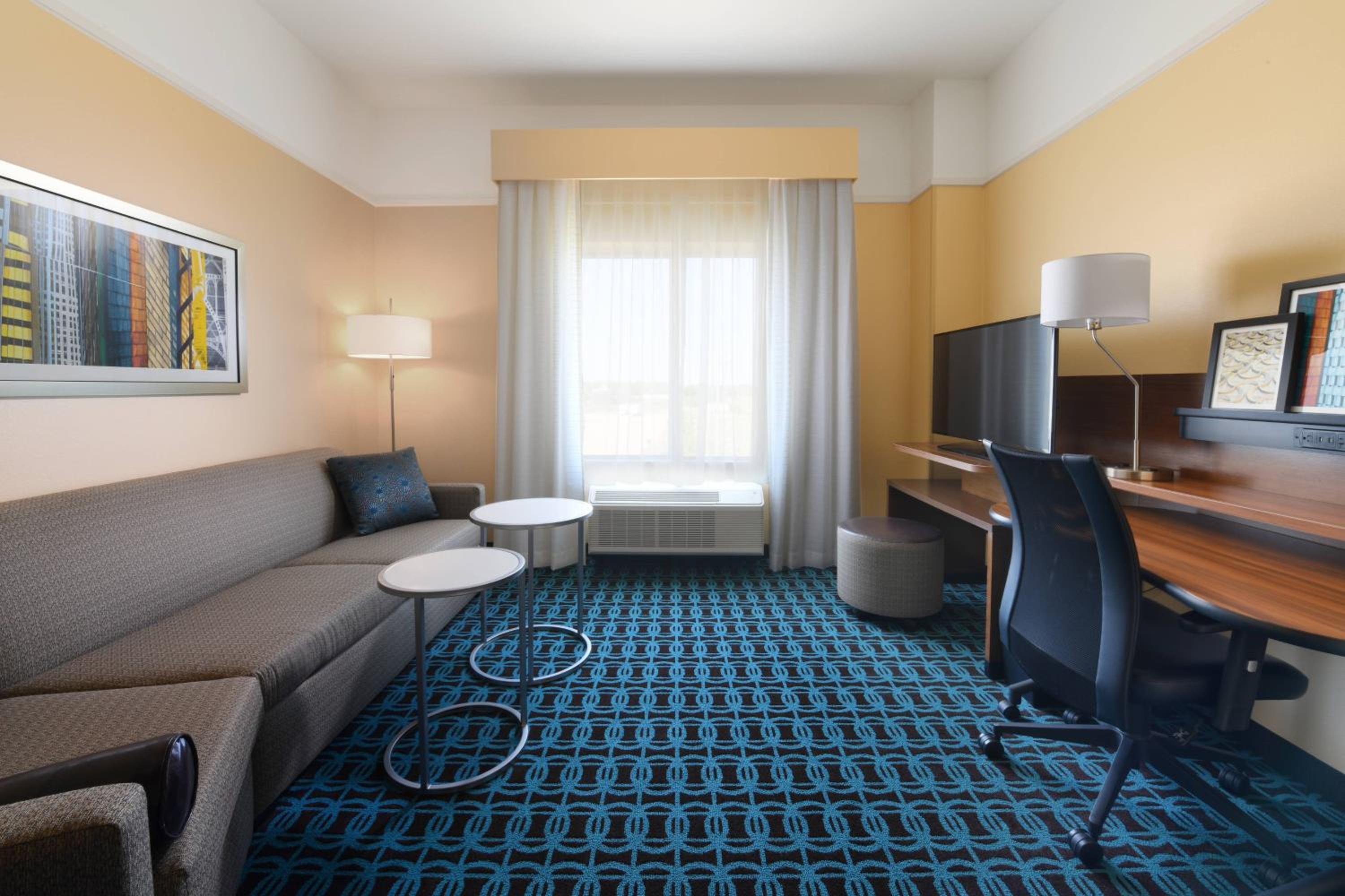 Fairfield Inn  Suites by Marriott Fort Worth South/Burleson - Property Image 11