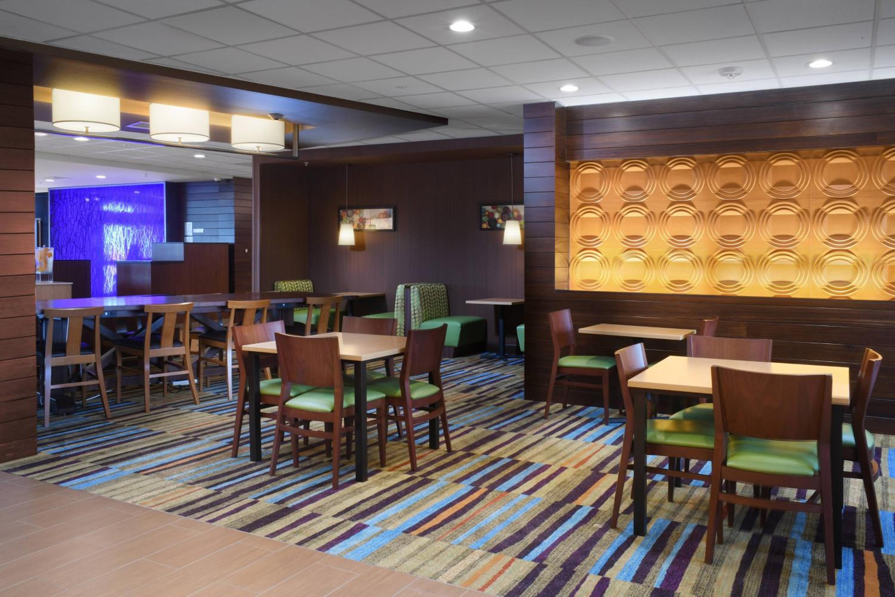 Fairfield Inn  Suites by Marriott Fort Worth South/Burleson - Property Image 7