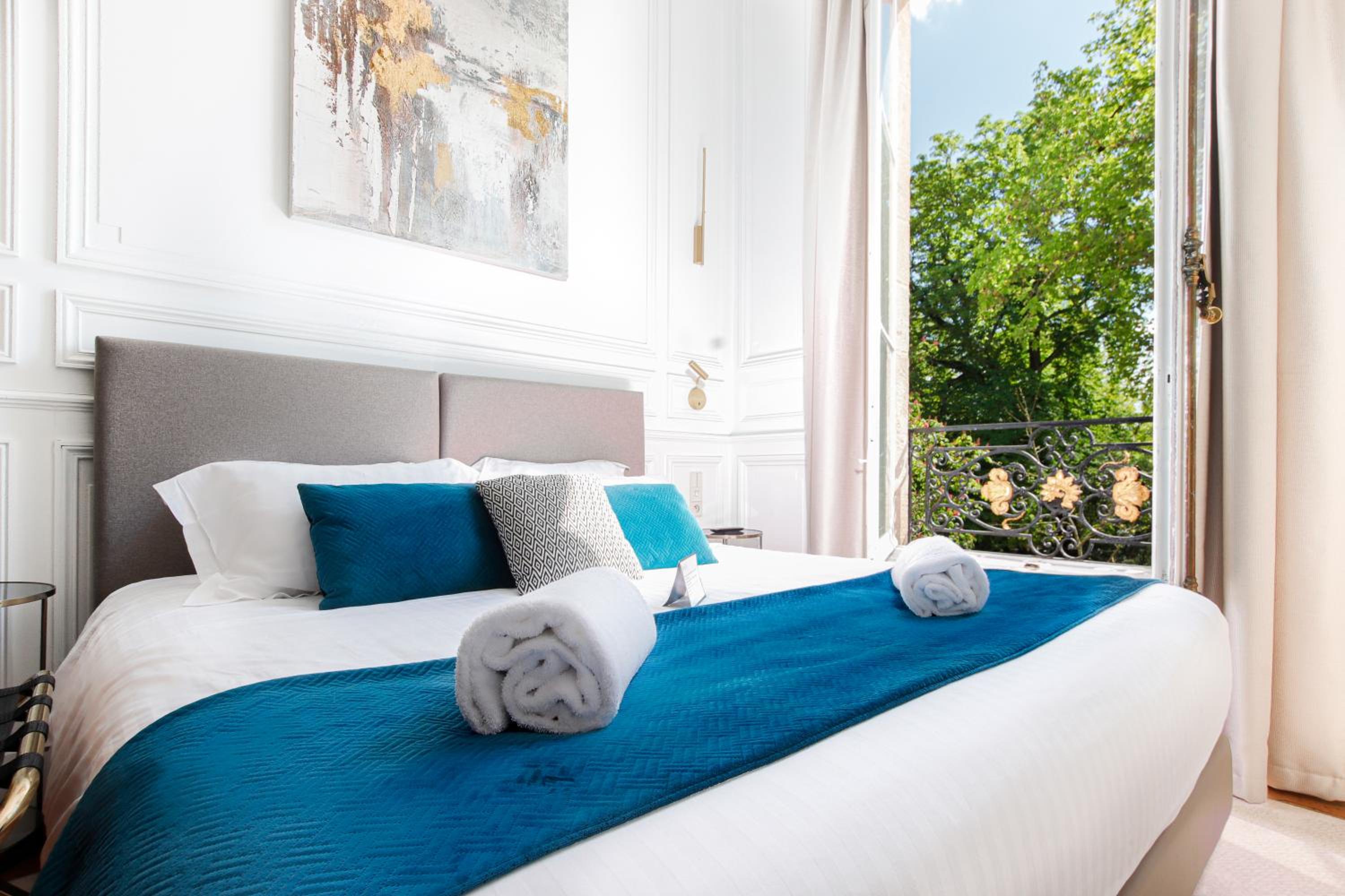 Hotel Maison Labruyère Bordeaux - Jardin Public - Image 1