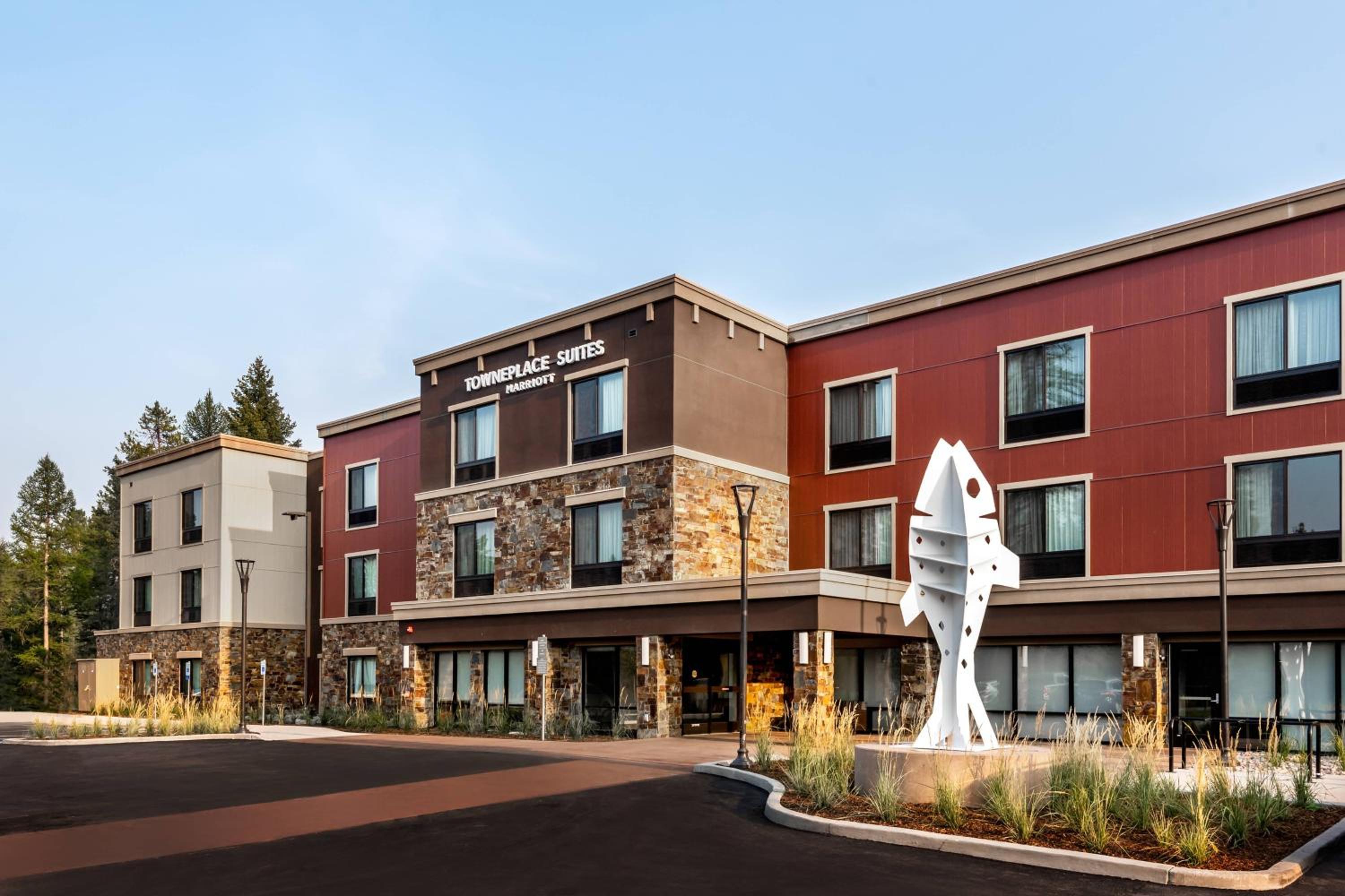 Hotel TownePlace Suites by Marriott Whitefish - Image 1