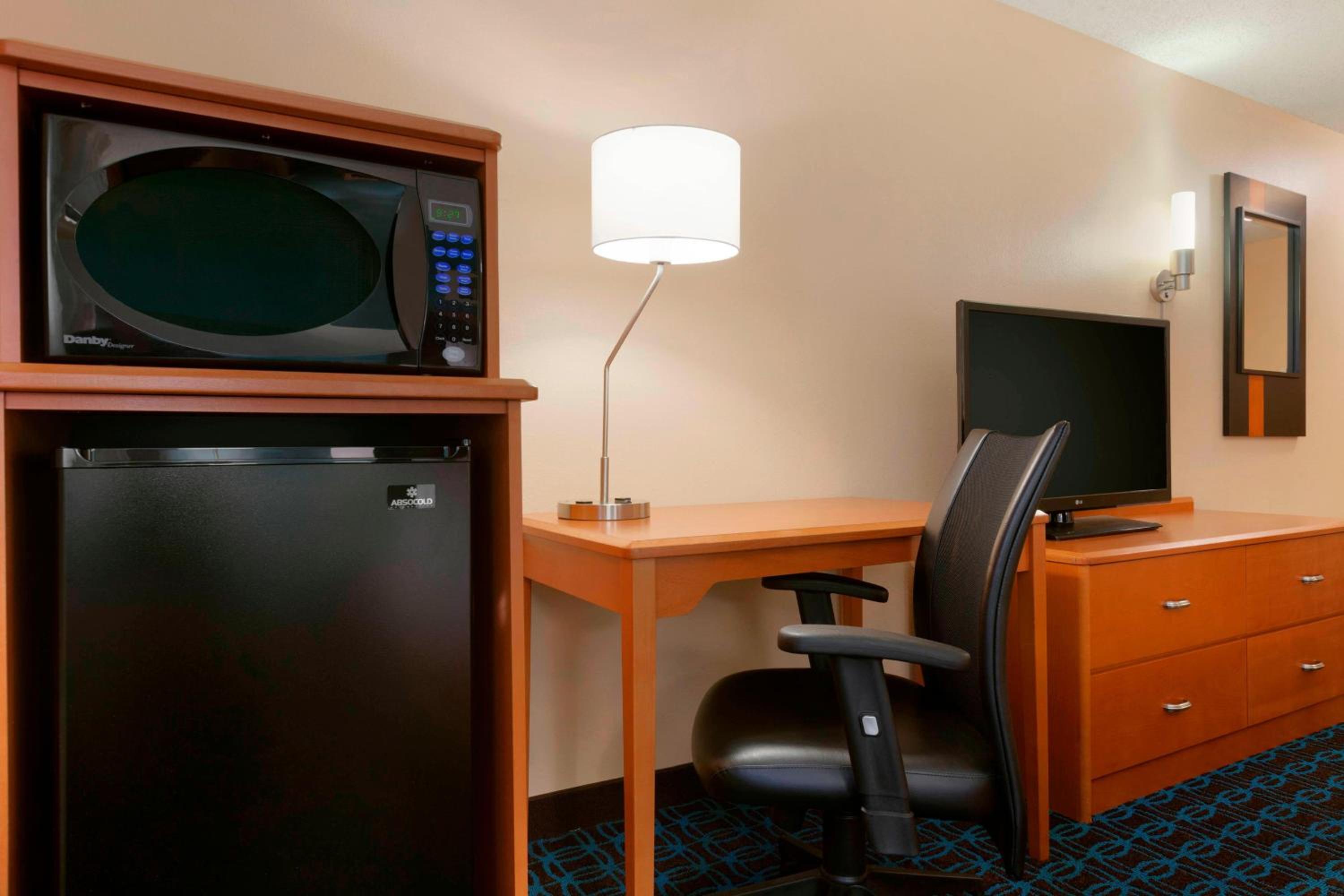 Longview Vacations - Fairfield Inn  Suites Longview - Property Image 11