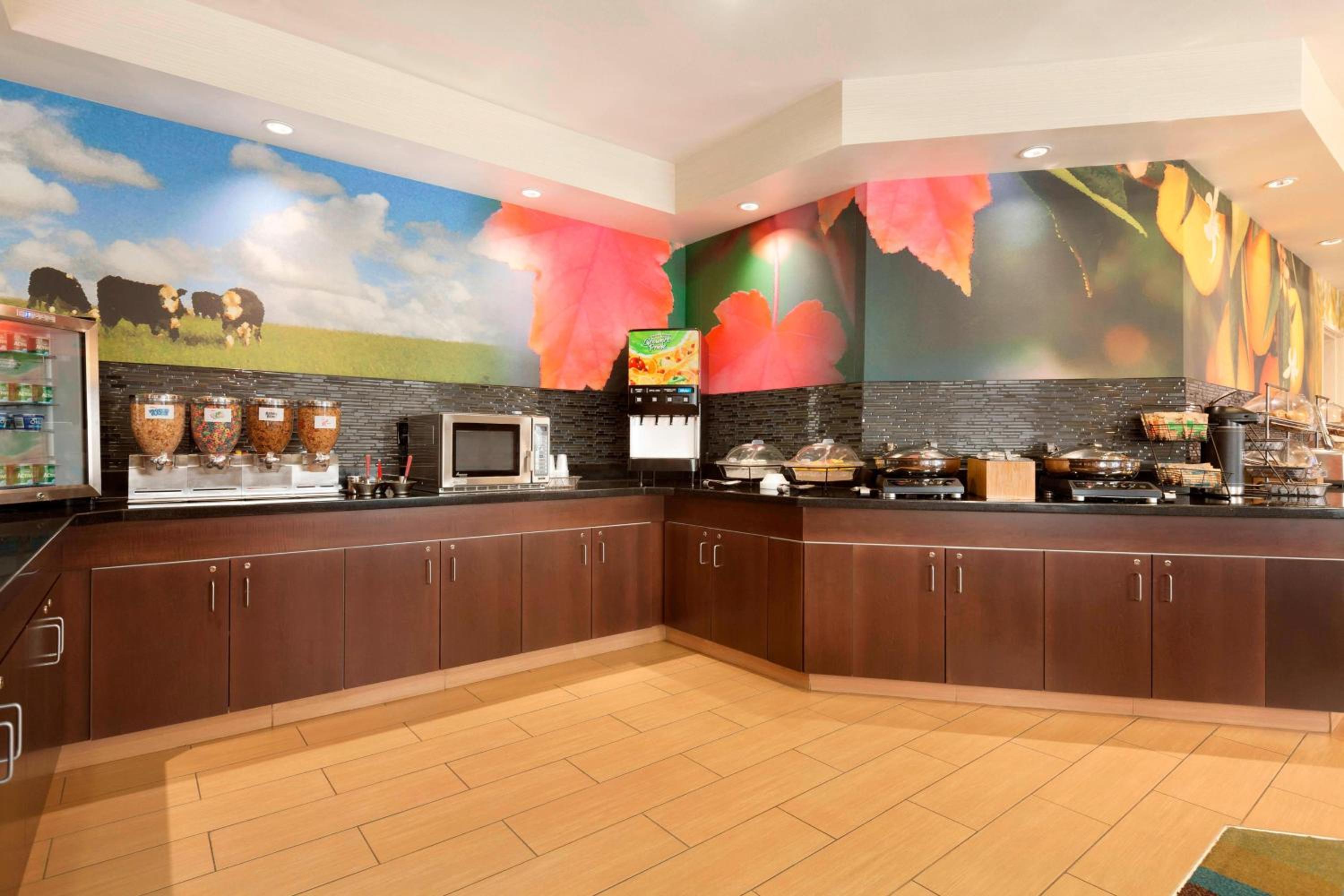 Longview Vacations - Fairfield Inn  Suites Longview - Property Image 2